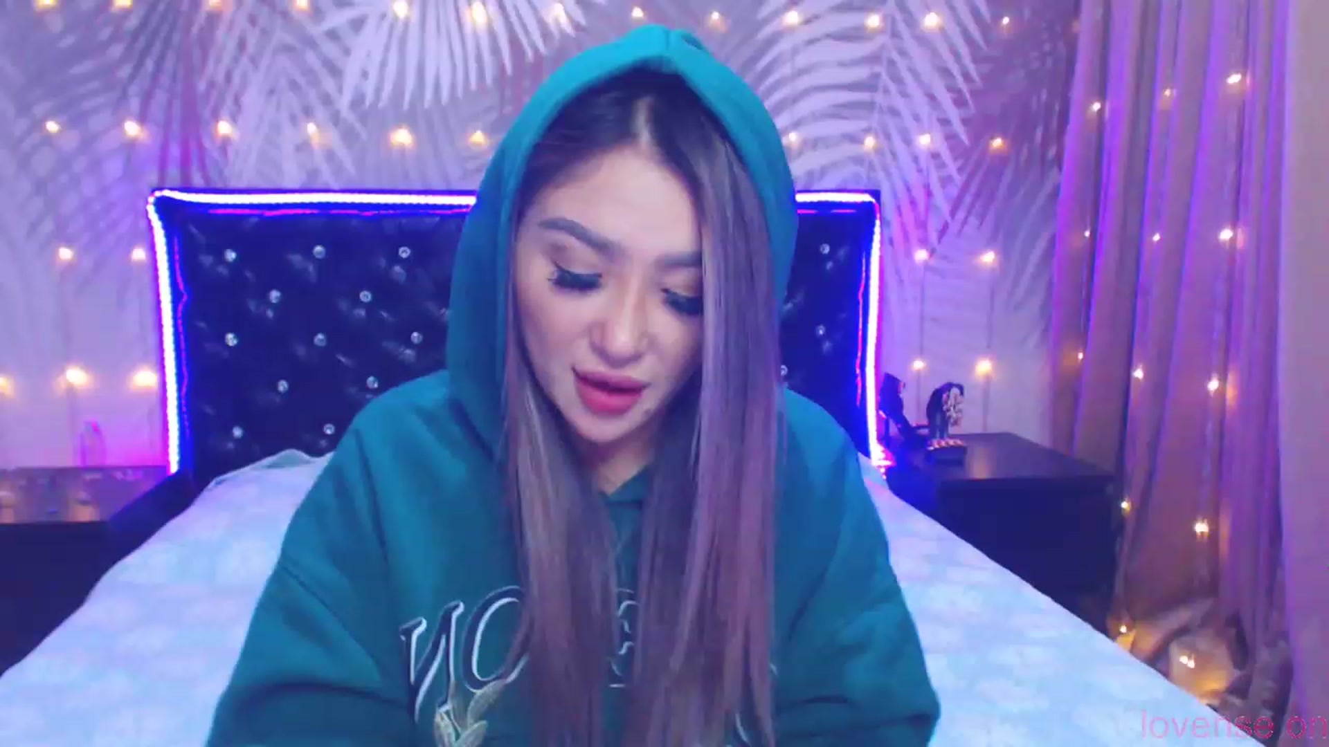 Gallery image thumbnail from MiraKyong's myfreecams stream on, 09/30/2023, 24:50 image 14 of 20