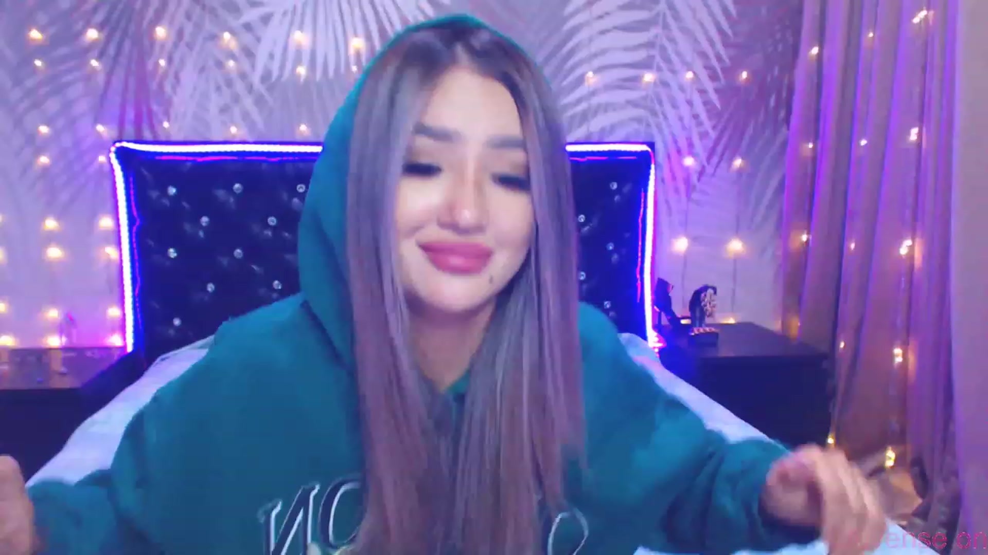 Gallery image thumbnail from MiraKyong's myfreecams stream on, 09/30/2023, 24:50 image 8 of 20