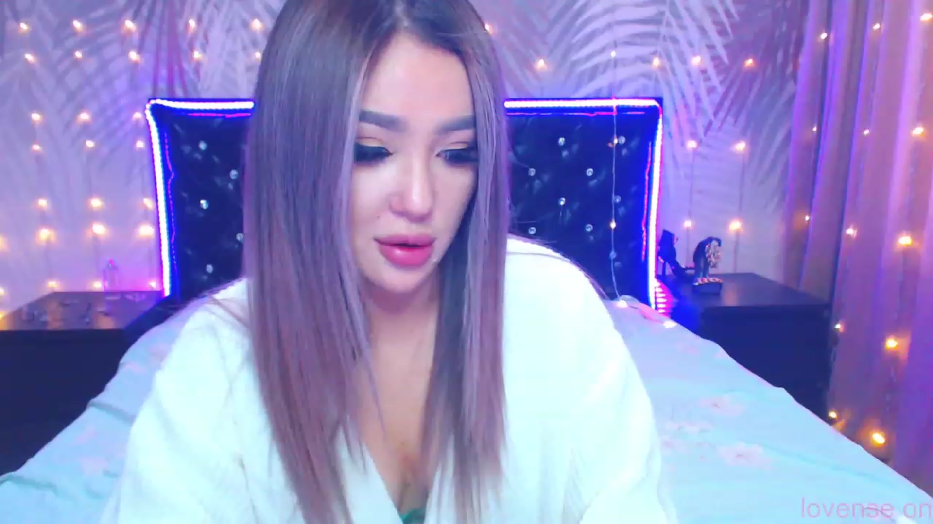 Gallery image thumbnail from MiraKyong's myfreecams stream on, 10/04/2023, 07:08 image 20 of 20