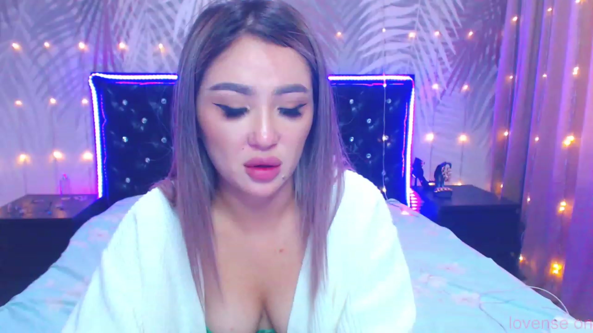 Gallery image thumbnail from MiraKyong's myfreecams stream on, 10/04/2023, 07:08 image 1 of 20