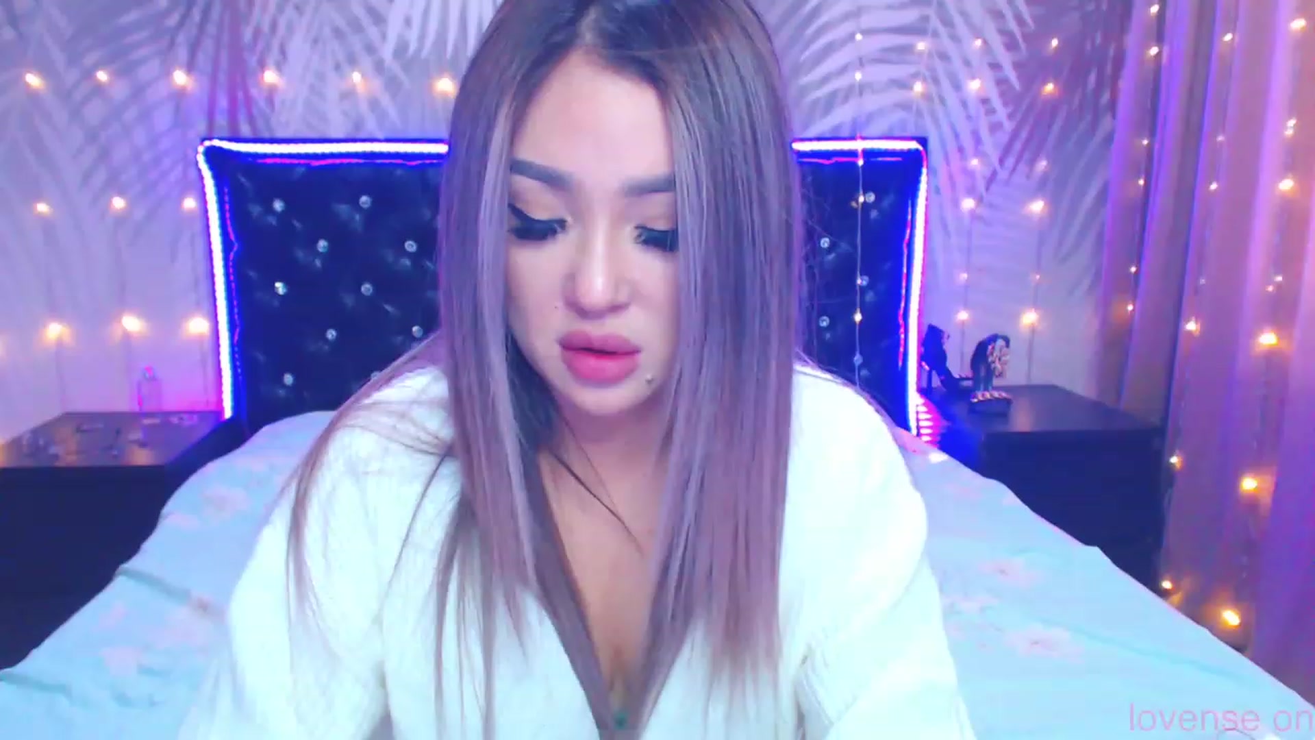 Gallery image thumbnail from MiraKyong's myfreecams stream on, 10/04/2023, 07:08 image 18 of 20