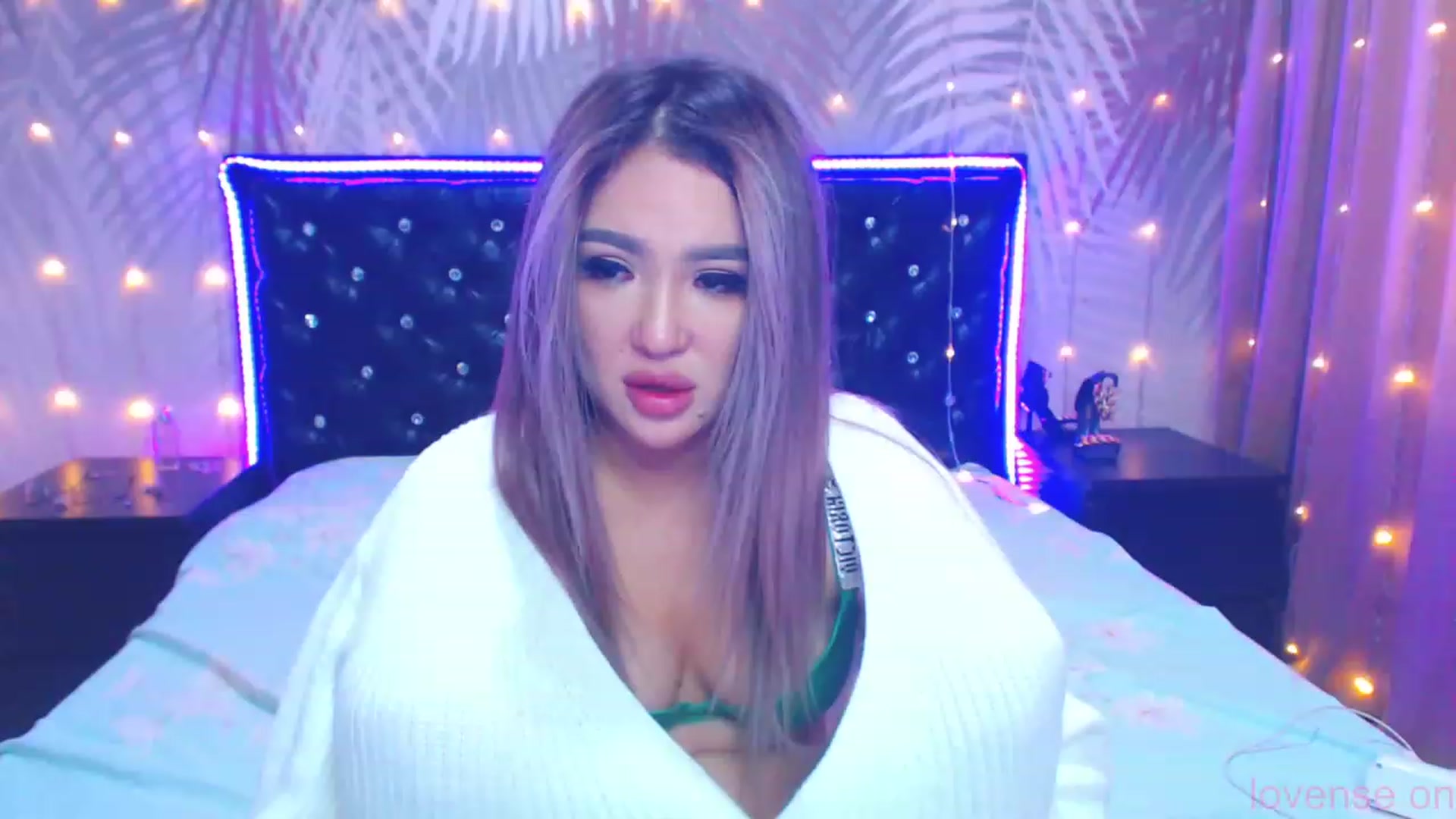 Gallery image thumbnail from MiraKyong's myfreecams stream on, 10/04/2023, 07:08 image 13 of 20