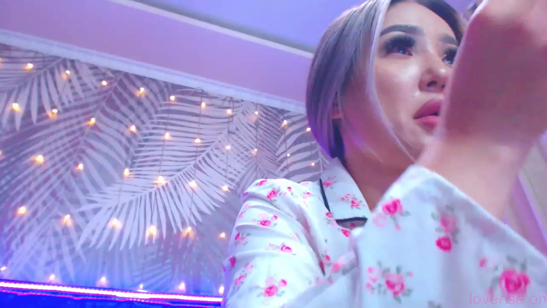 Gallery image thumbnail from MiraKyong's myfreecams stream on, 10/07/2023, 02:38 image 18 of 20