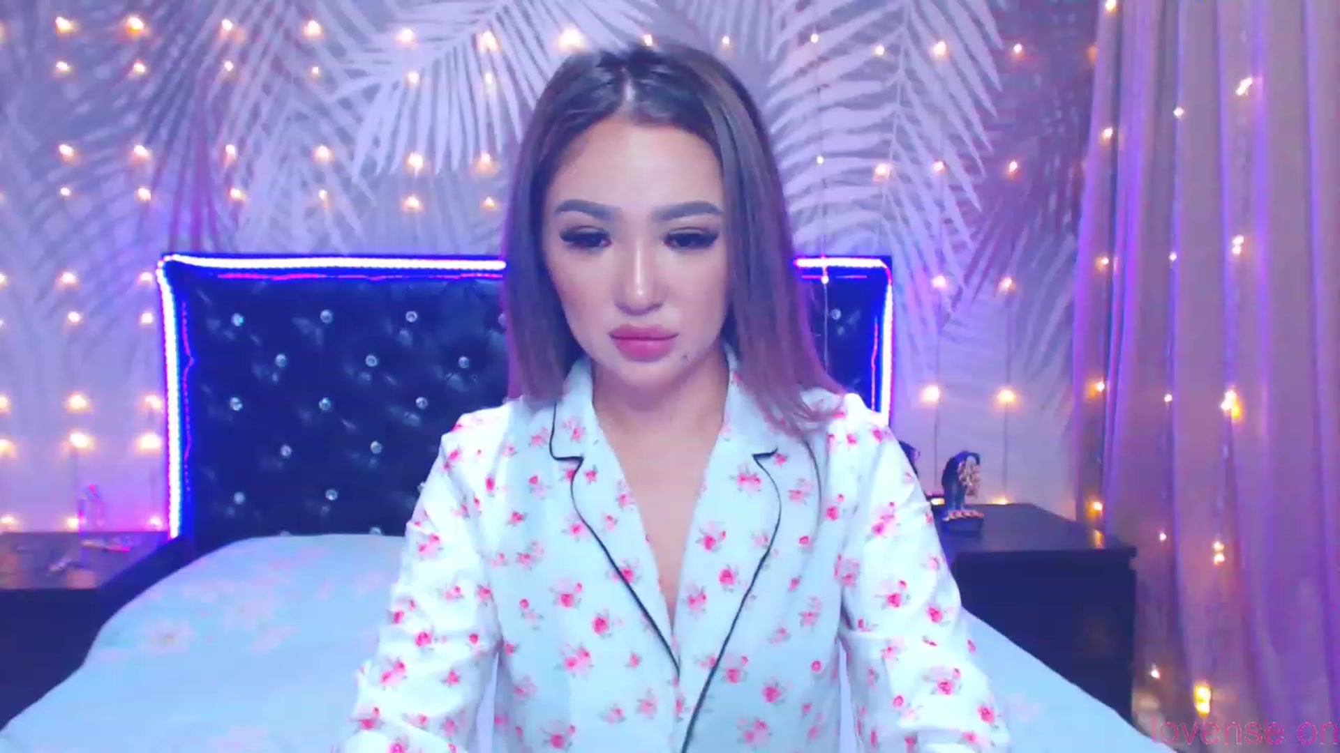 Gallery image thumbnail from MiraKyong's myfreecams stream on, 10/07/2023, 02:38 image 5 of 20
