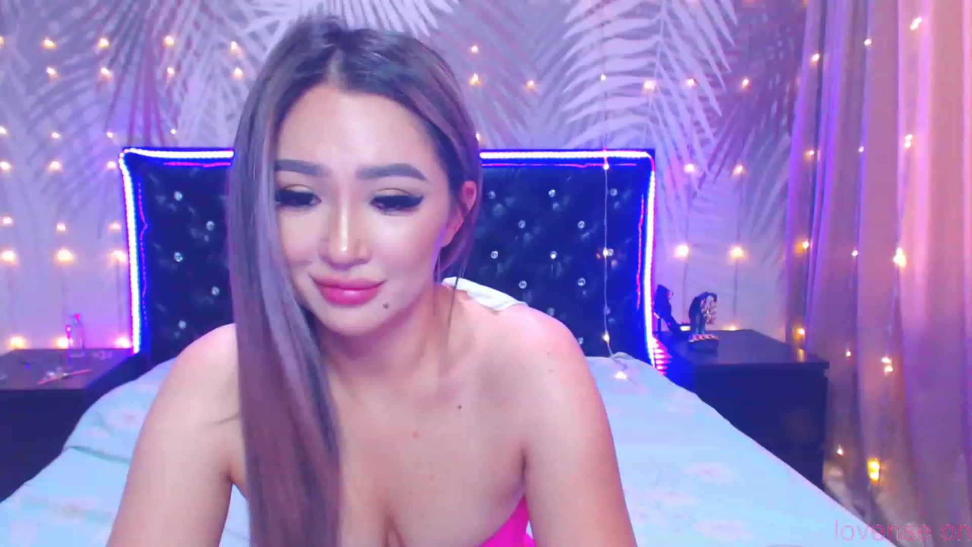 Gallery image thumbnail from MiraKyong's myfreecams stream on, 10/08/2023, 06:38 image 14 of 20