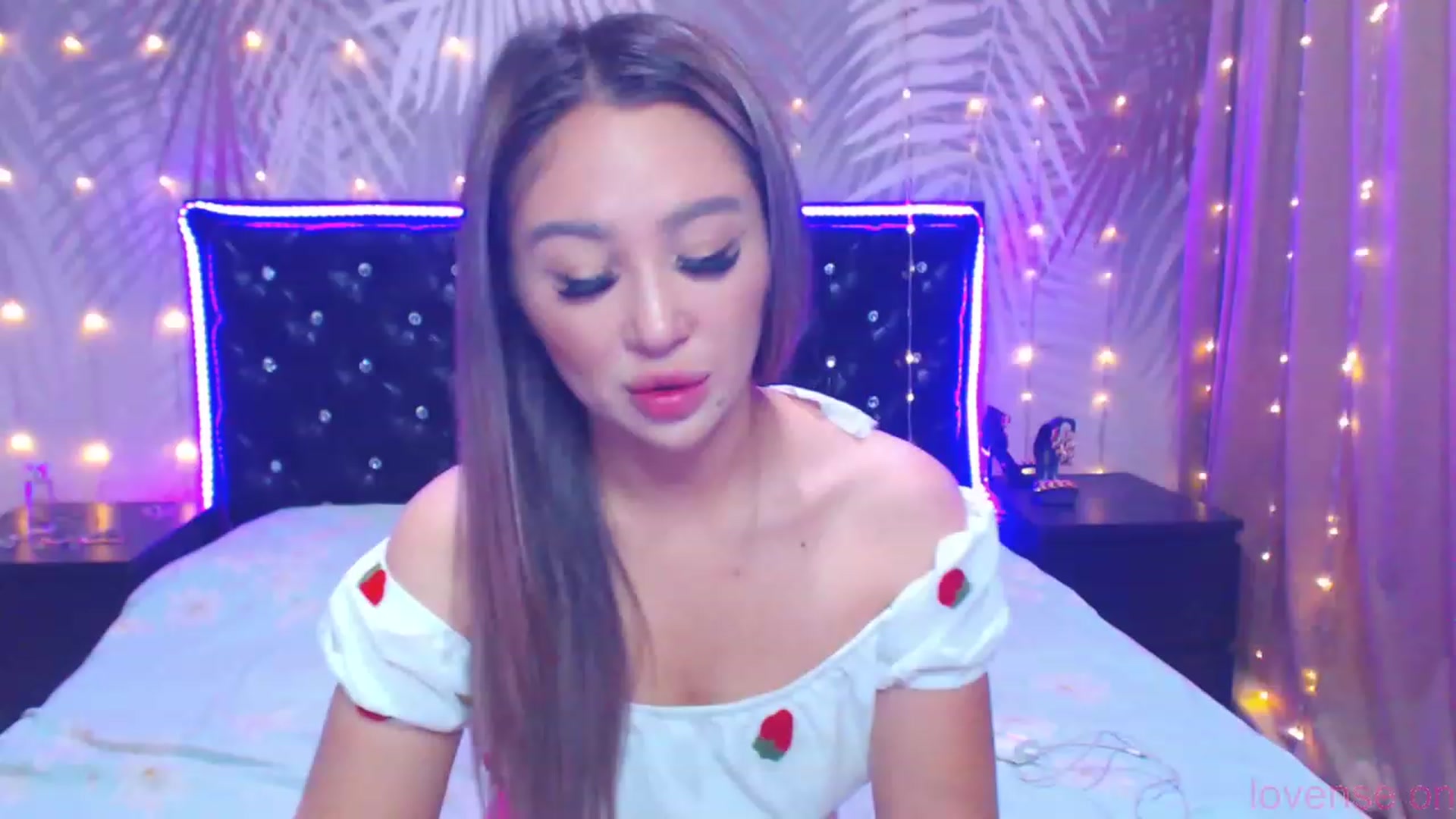 Gallery image thumbnail from MiraKyong's myfreecams stream on, 10/09/2023, 03:47 image 1 of 20