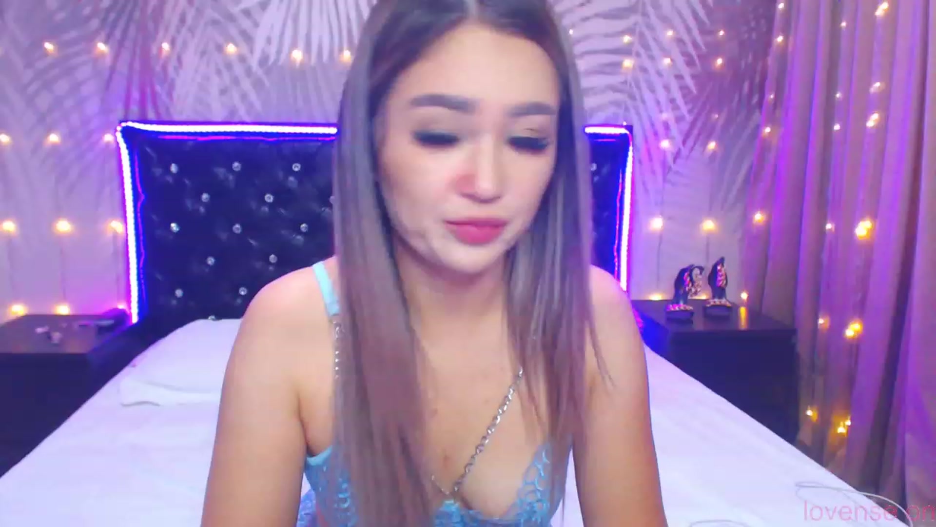 Gallery image thumbnail from MiraKyong's myfreecams stream on, 10/17/2023, 02:06 image 18 of 20