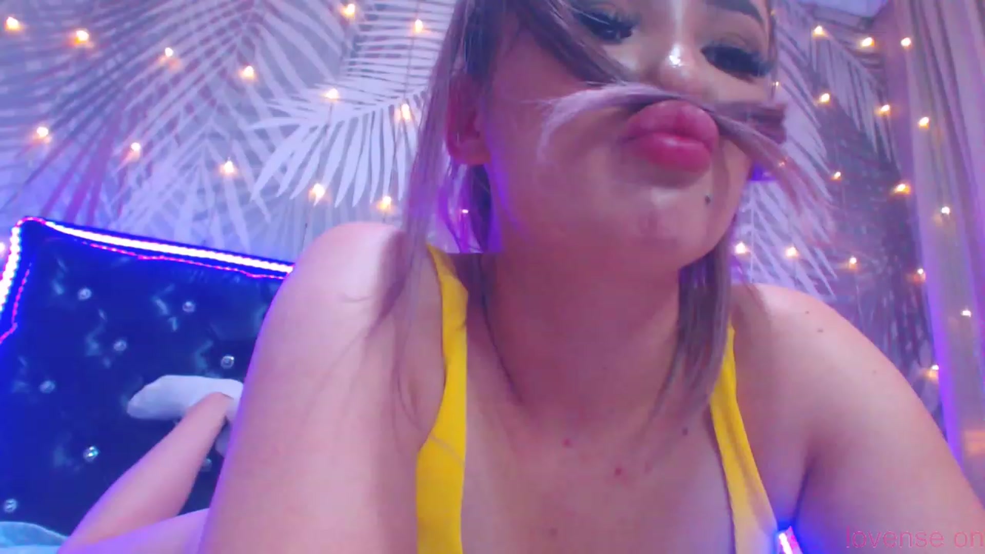 Gallery image thumbnail from MiraKyong's myfreecams stream on, 10/24/2023, 07:06 image 3 of 20