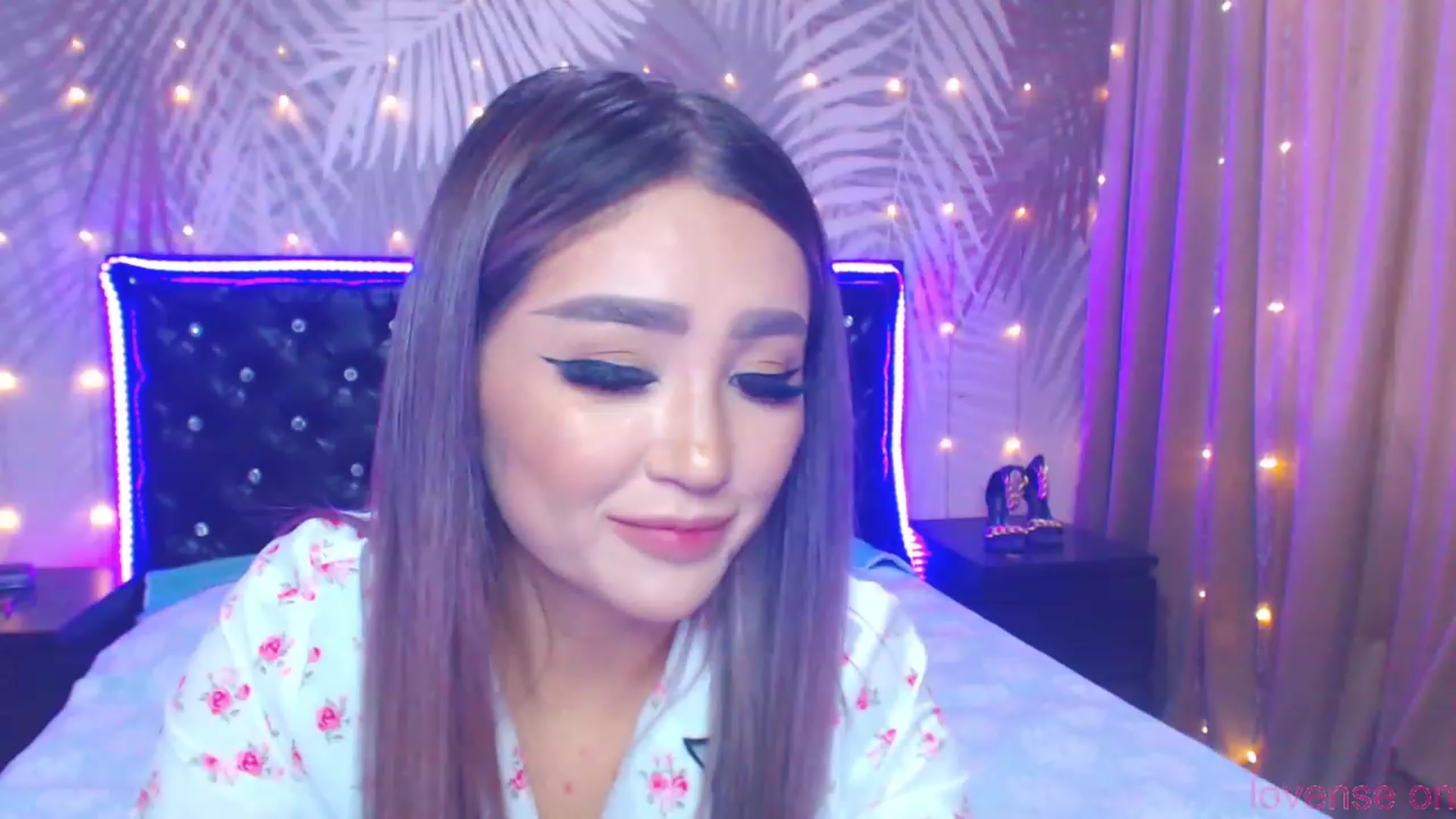 Gallery image thumbnail from MiraKyong's myfreecams stream on, 11/03/2023, 04:10 image 14 of 20