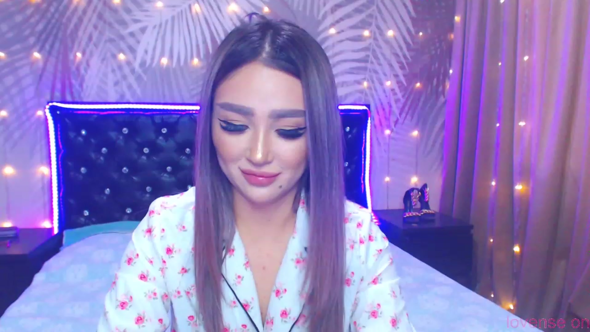 Gallery image thumbnail from MiraKyong's myfreecams stream on, 11/03/2023, 04:10 image 10 of 20