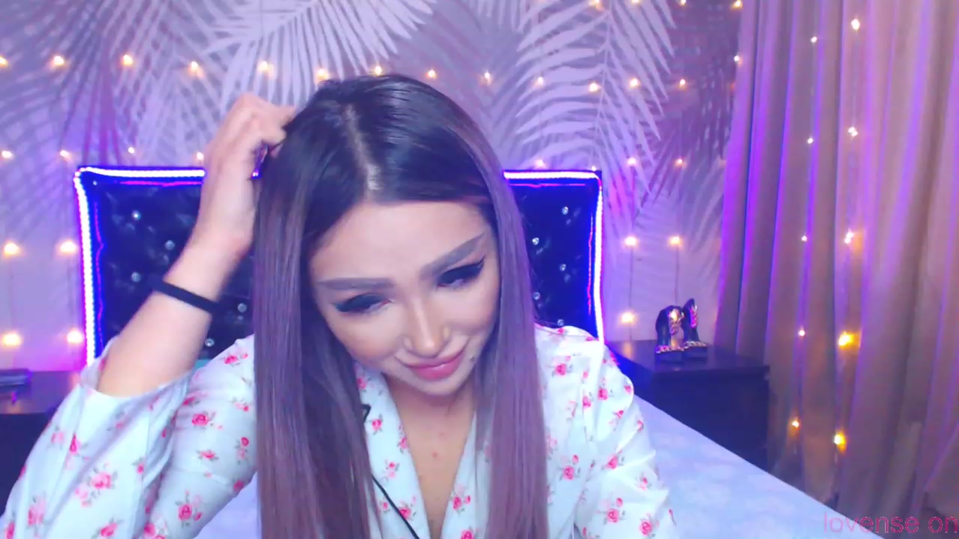 Gallery image thumbnail from MiraKyong's myfreecams stream on, 11/03/2023, 04:10 image 11 of 20