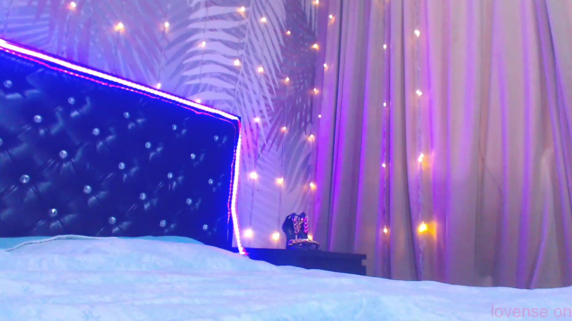 Gallery image thumbnail from MiraKyong's myfreecams stream on, 11/03/2023, 04:10 image 9 of 20