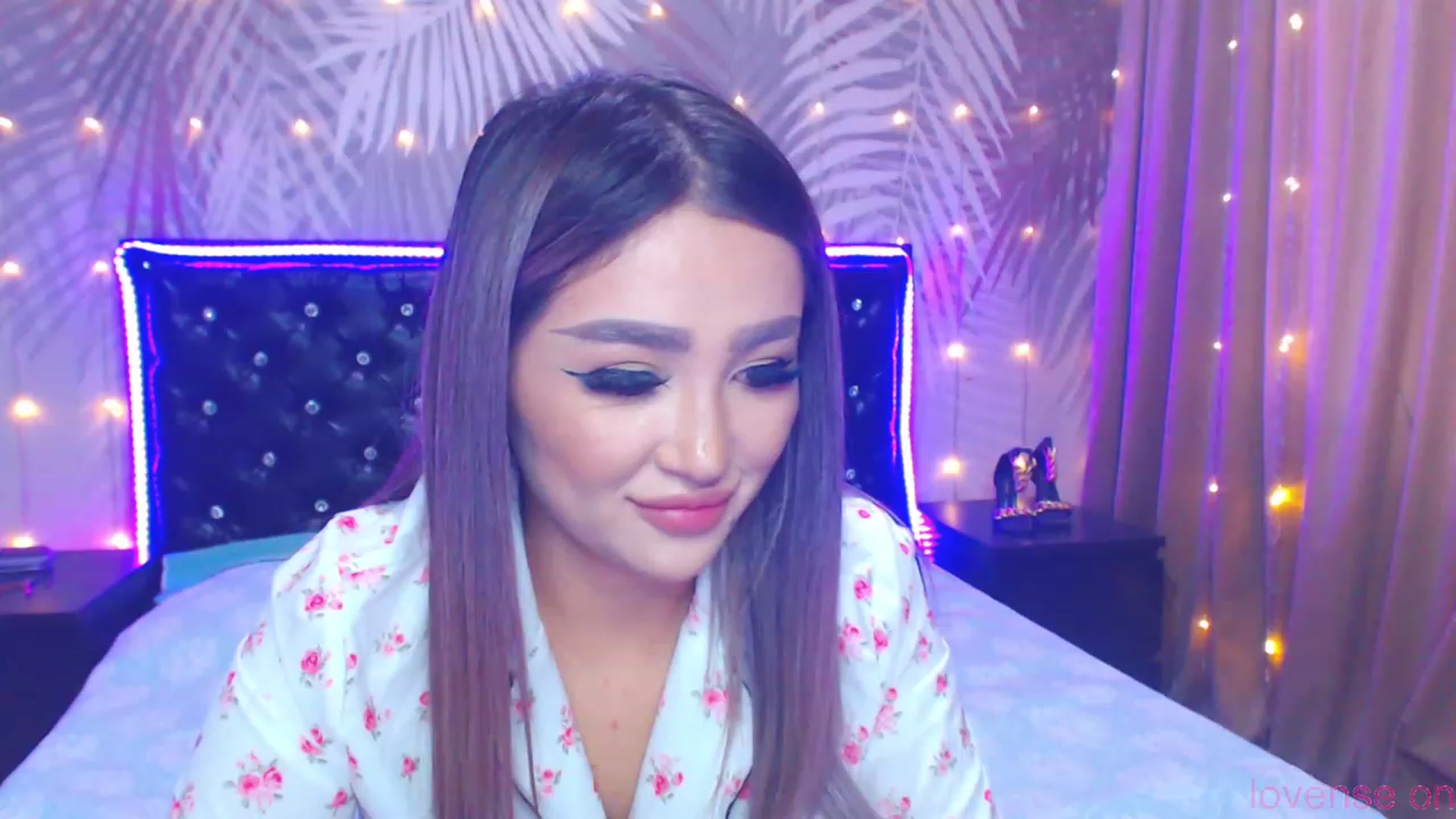 Gallery image thumbnail from MiraKyong's myfreecams stream on, 11/03/2023, 07:08 image 1 of 20