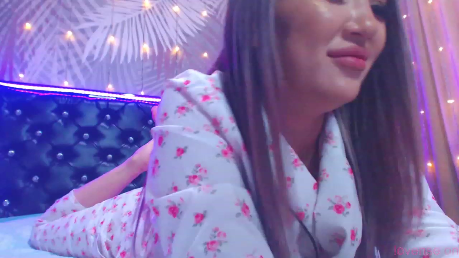 Gallery image thumbnail from MiraKyong's myfreecams stream on, 11/03/2023, 07:08 image 12 of 20