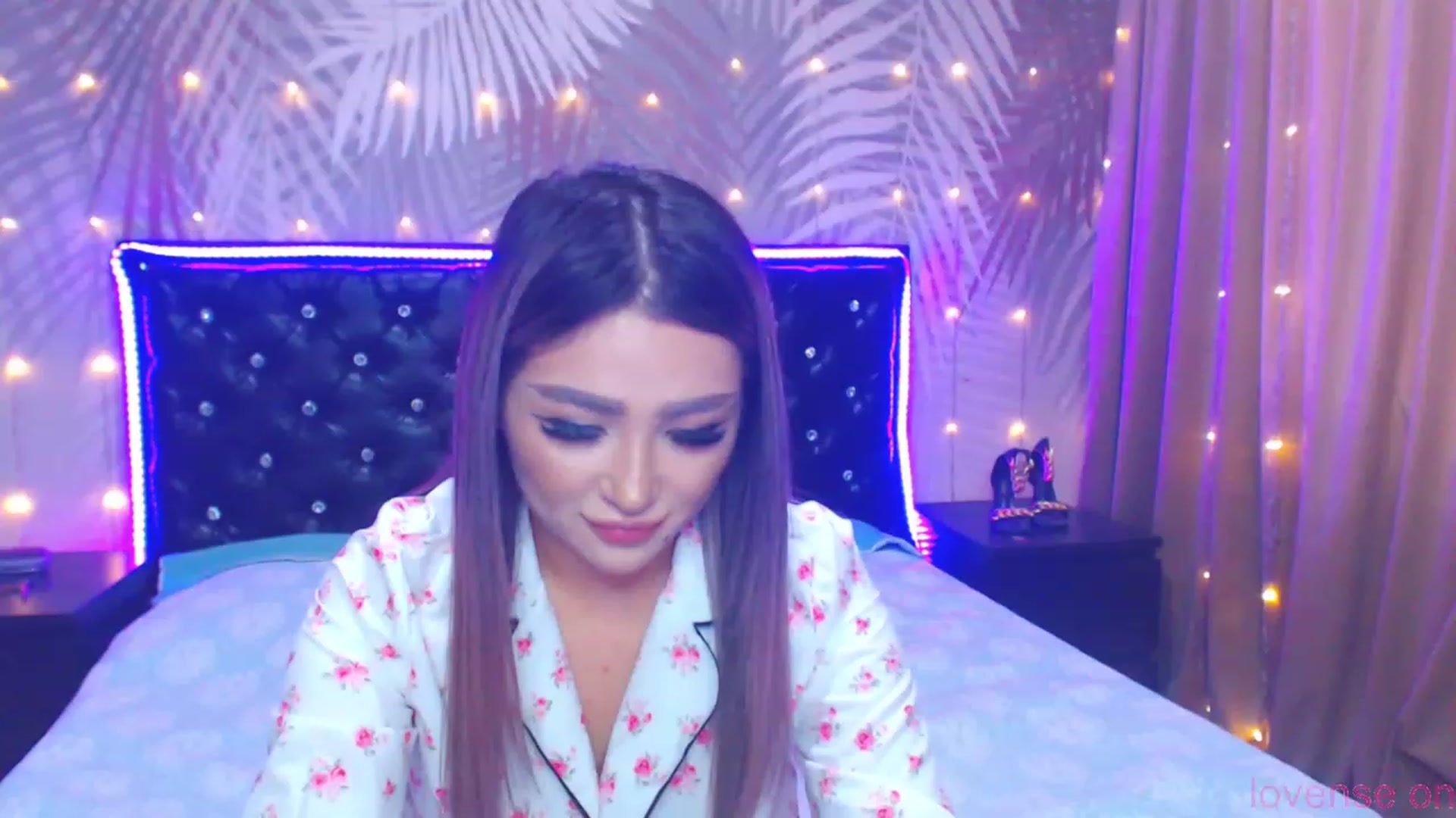 Gallery image thumbnail from MiraKyong's myfreecams stream on, 11/03/2023, 07:08 image 4 of 20
