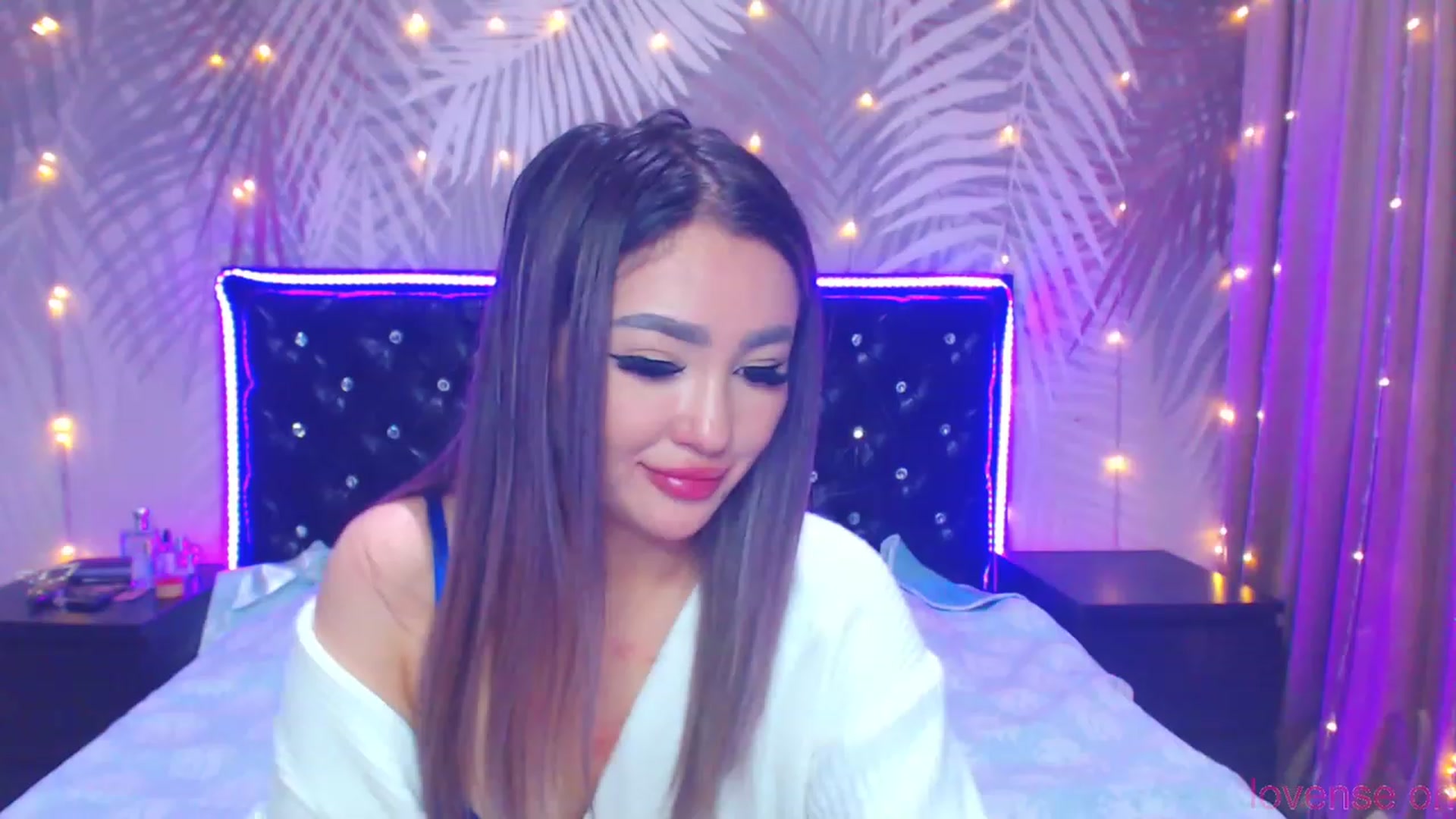 Gallery image thumbnail from MiraKyong's myfreecams stream on, 11/07/2023, 01:57 image 10 of 20