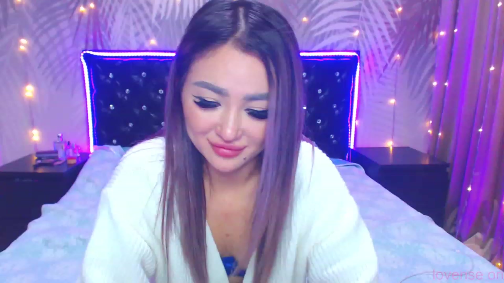 Gallery image thumbnail from MiraKyong's myfreecams stream on, 11/07/2023, 06:43 image 8 of 20