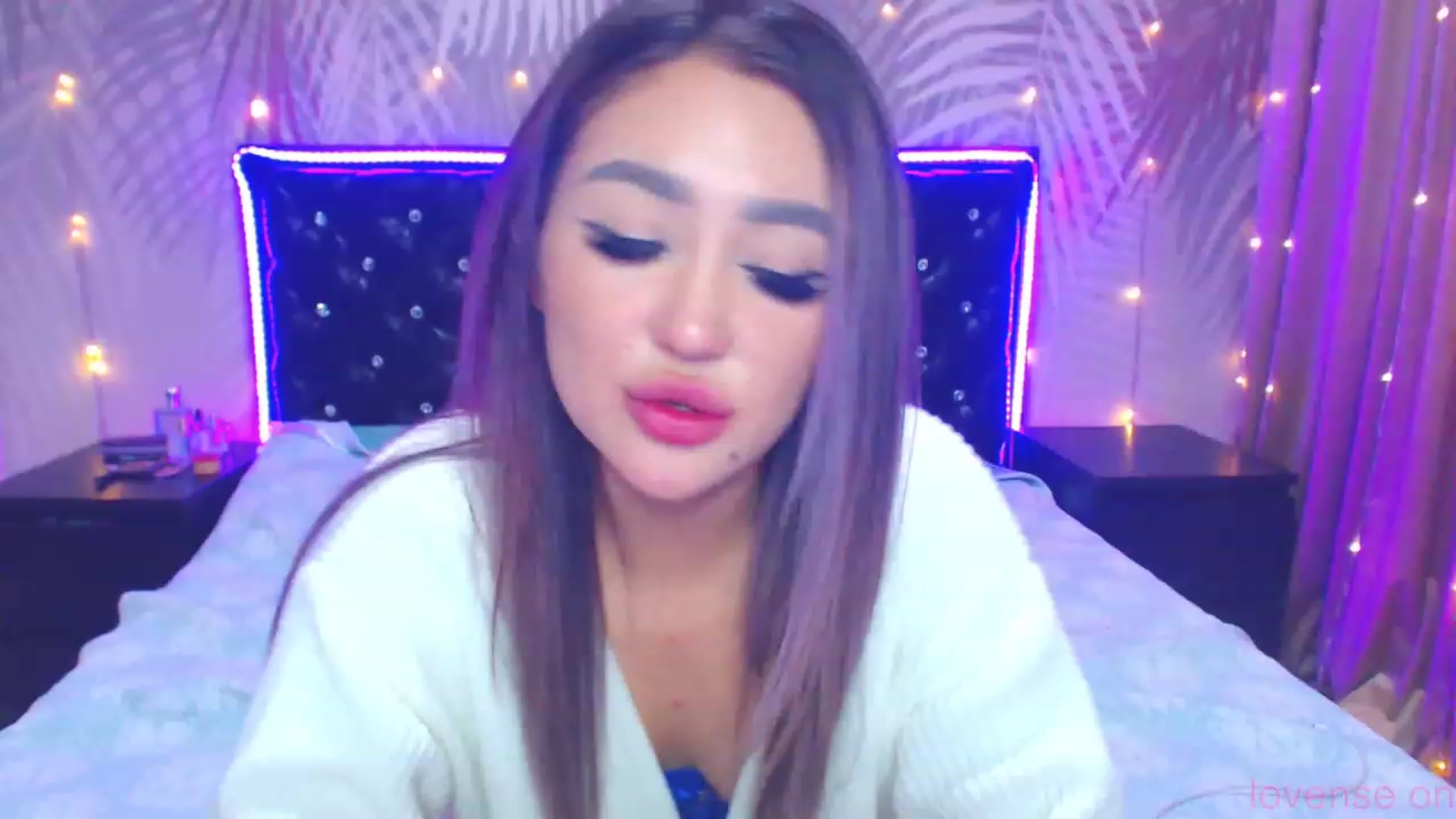 Gallery image thumbnail from MiraKyong's myfreecams stream on, 11/07/2023, 06:43 image 7 of 20