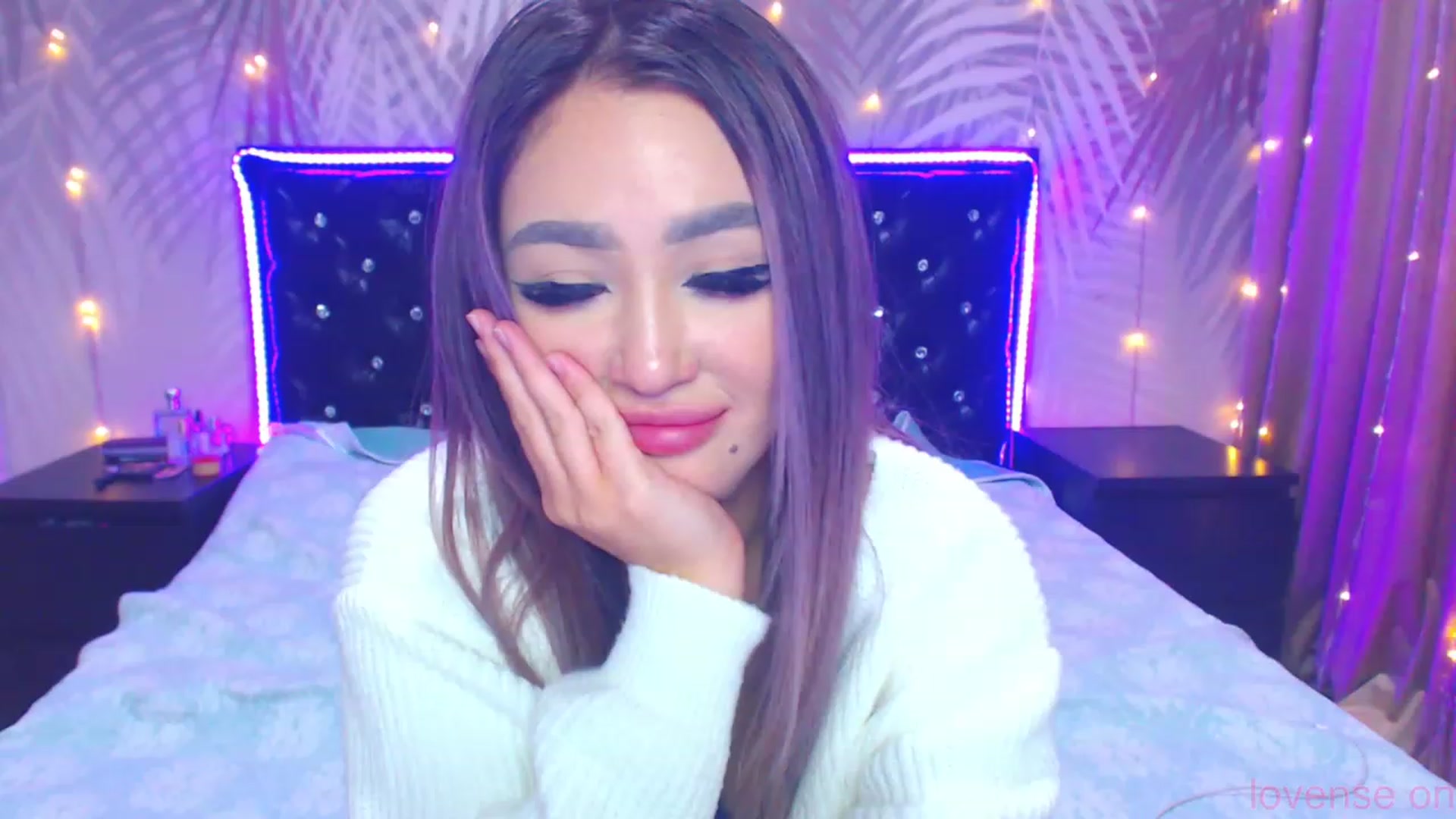 Gallery image thumbnail from MiraKyong's myfreecams stream on, 11/07/2023, 06:43 image 5 of 20
