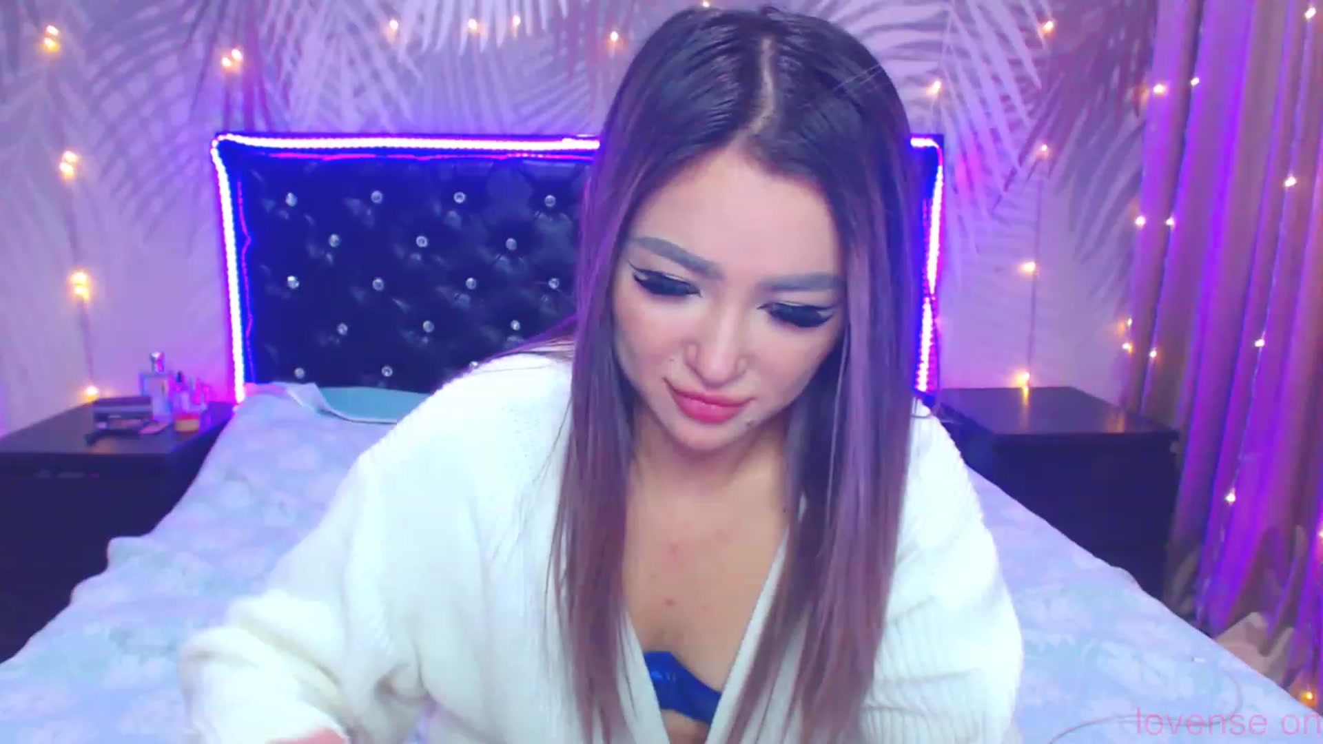 Gallery image thumbnail from MiraKyong's myfreecams stream on, 11/07/2023, 06:43 image 4 of 20