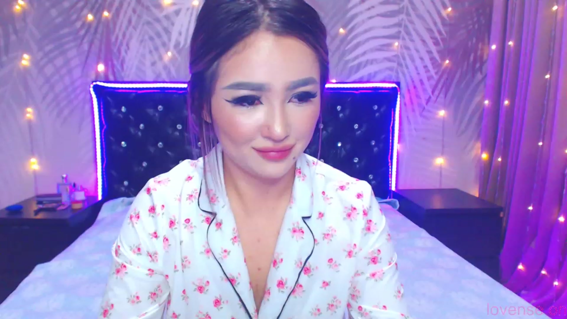 Gallery image thumbnail from MiraKyong's myfreecams stream on, 11/08/2023, 03:04 image 15 of 20