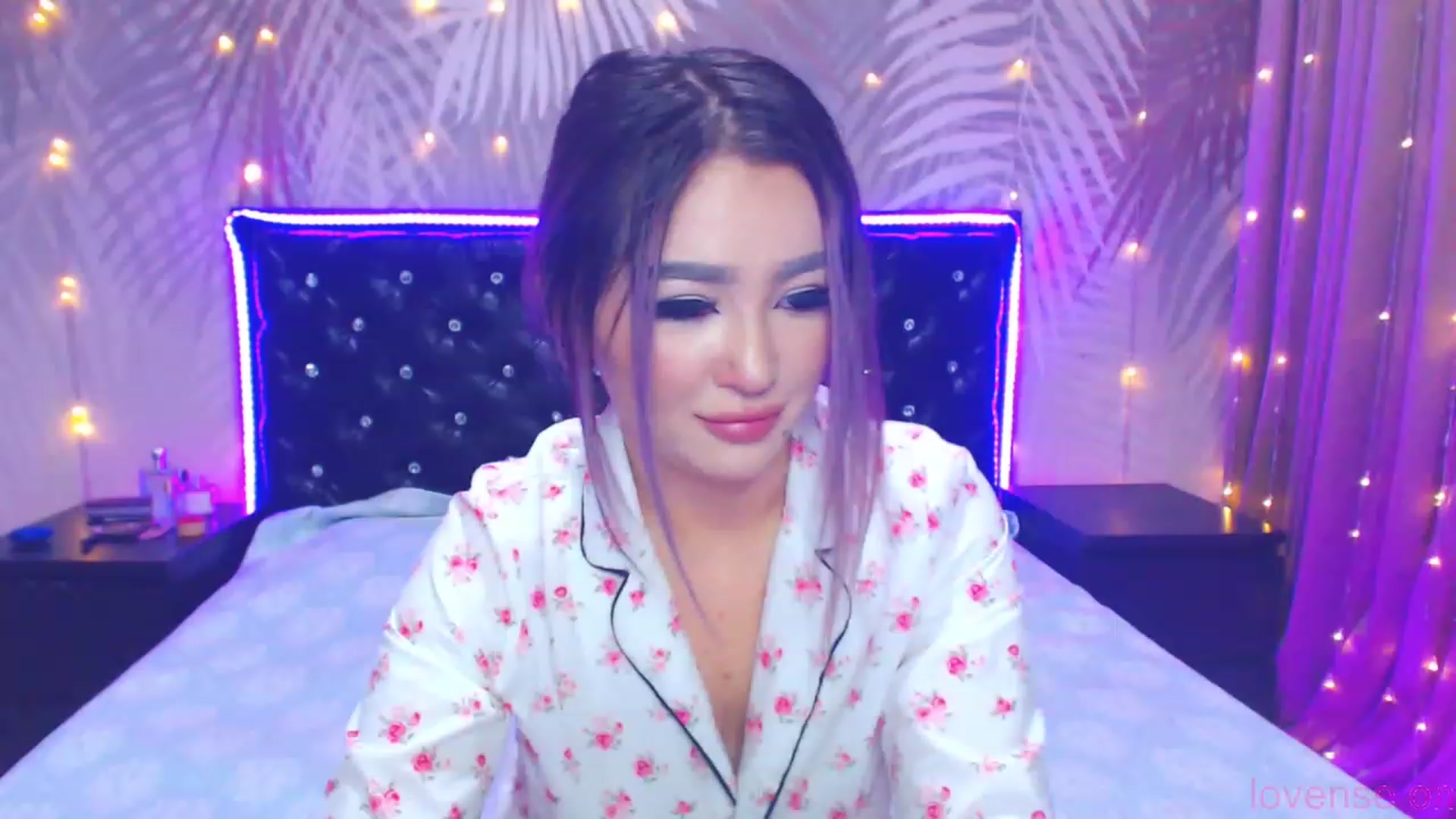 Gallery image thumbnail from MiraKyong's myfreecams stream on, 11/08/2023, 03:04 image 6 of 20