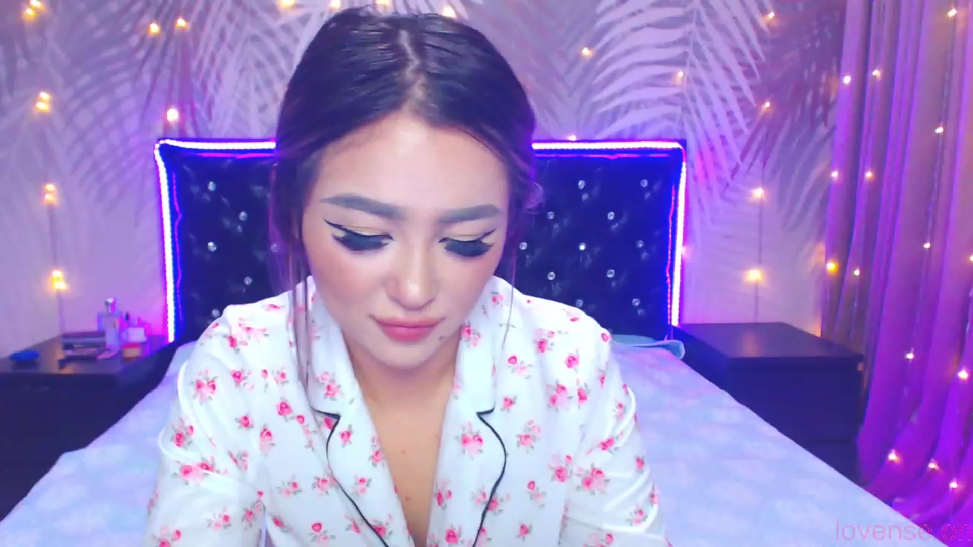 Gallery image thumbnail from MiraKyong's myfreecams stream on, 11/08/2023, 03:04 image 16 of 20