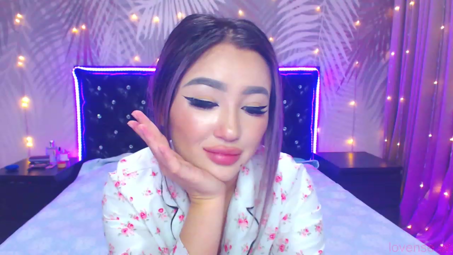 Gallery image thumbnail from MiraKyong's myfreecams stream on, 11/08/2023, 03:04 image 1 of 20