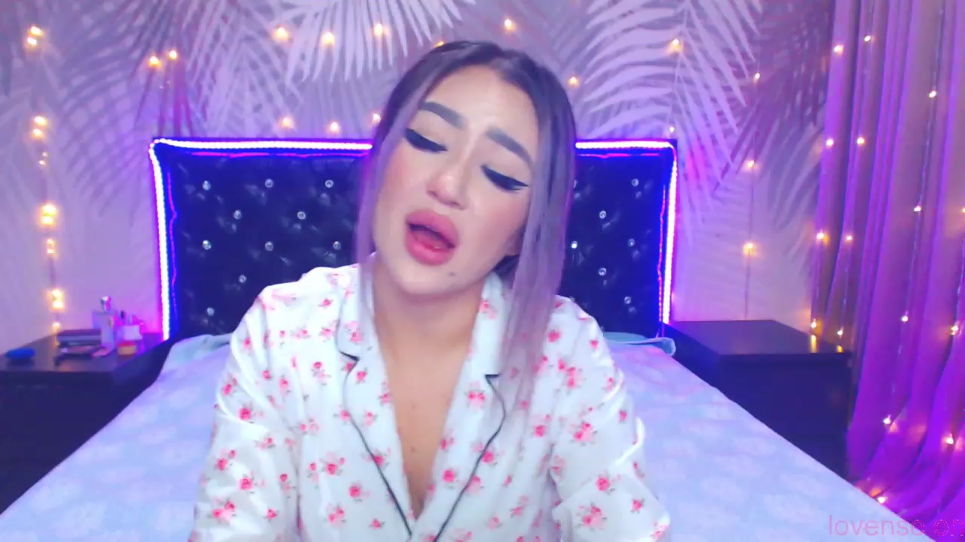 Gallery image thumbnail from MiraKyong's myfreecams stream on, 11/08/2023, 03:04 image 5 of 20
