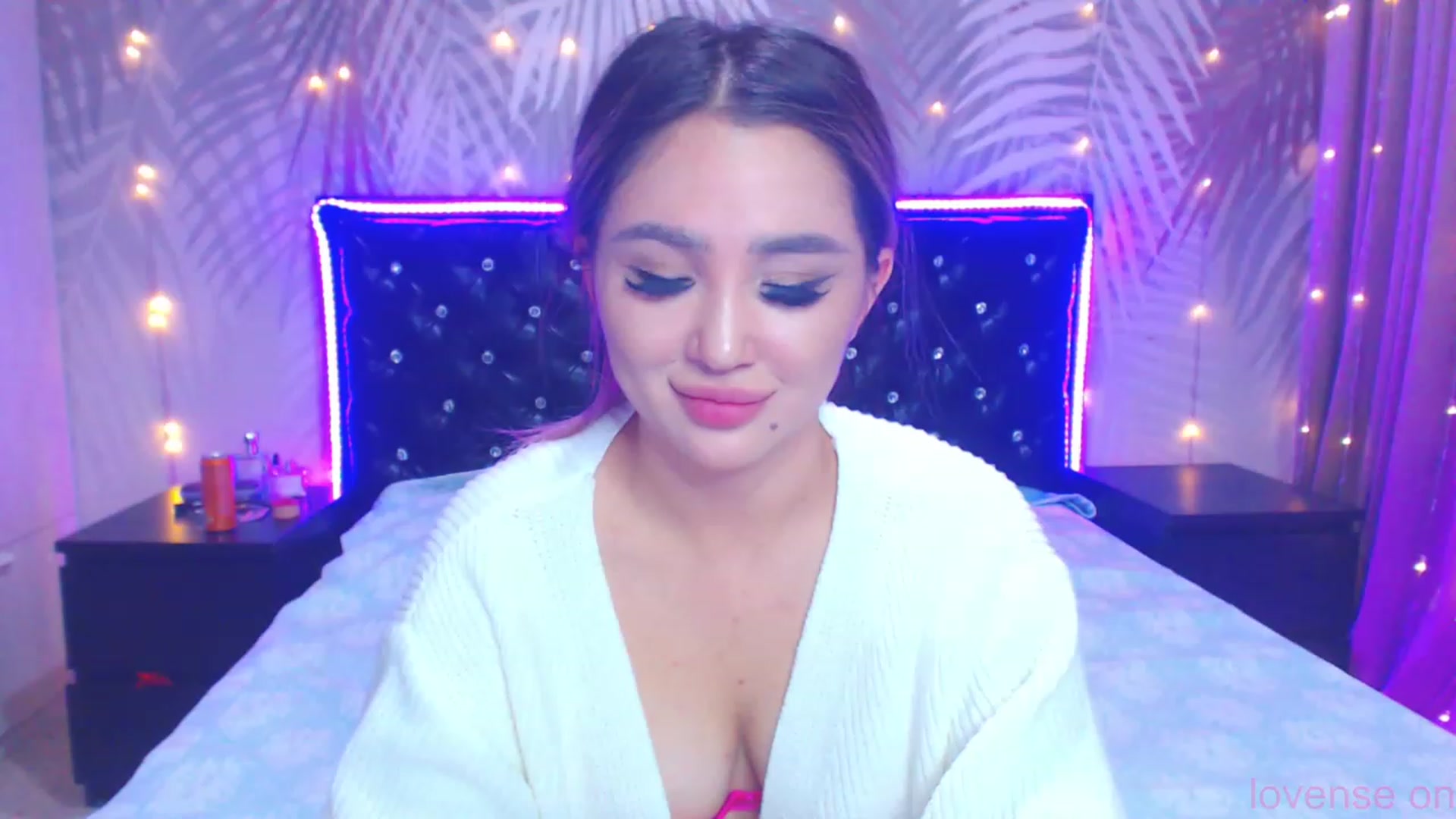 Gallery image thumbnail from MiraKyong's myfreecams stream on, 11/10/2023, 03:12 image 20 of 20