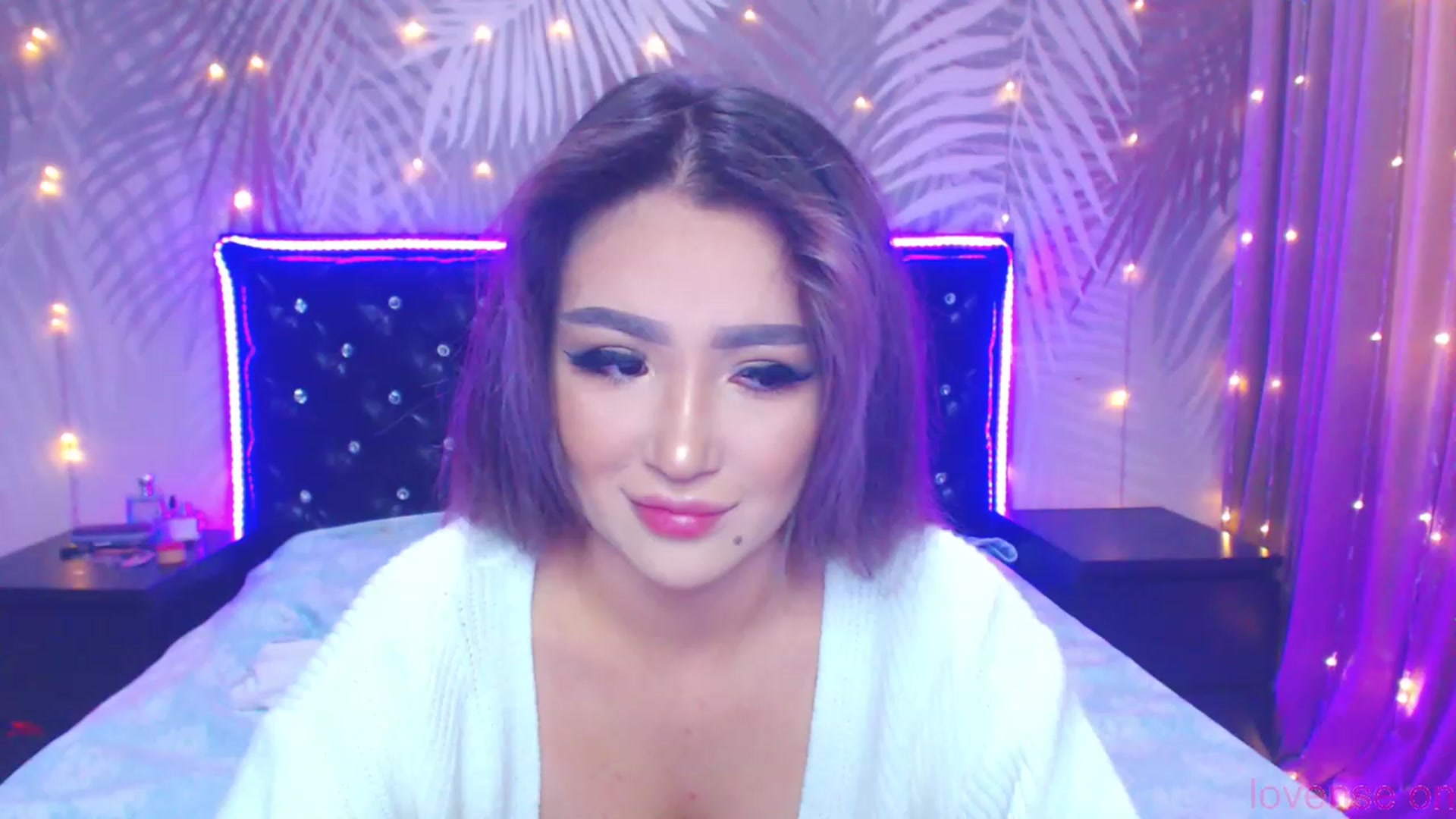 Gallery image thumbnail from MiraKyong's myfreecams stream on, 11/10/2023, 07:09 image 4 of 20