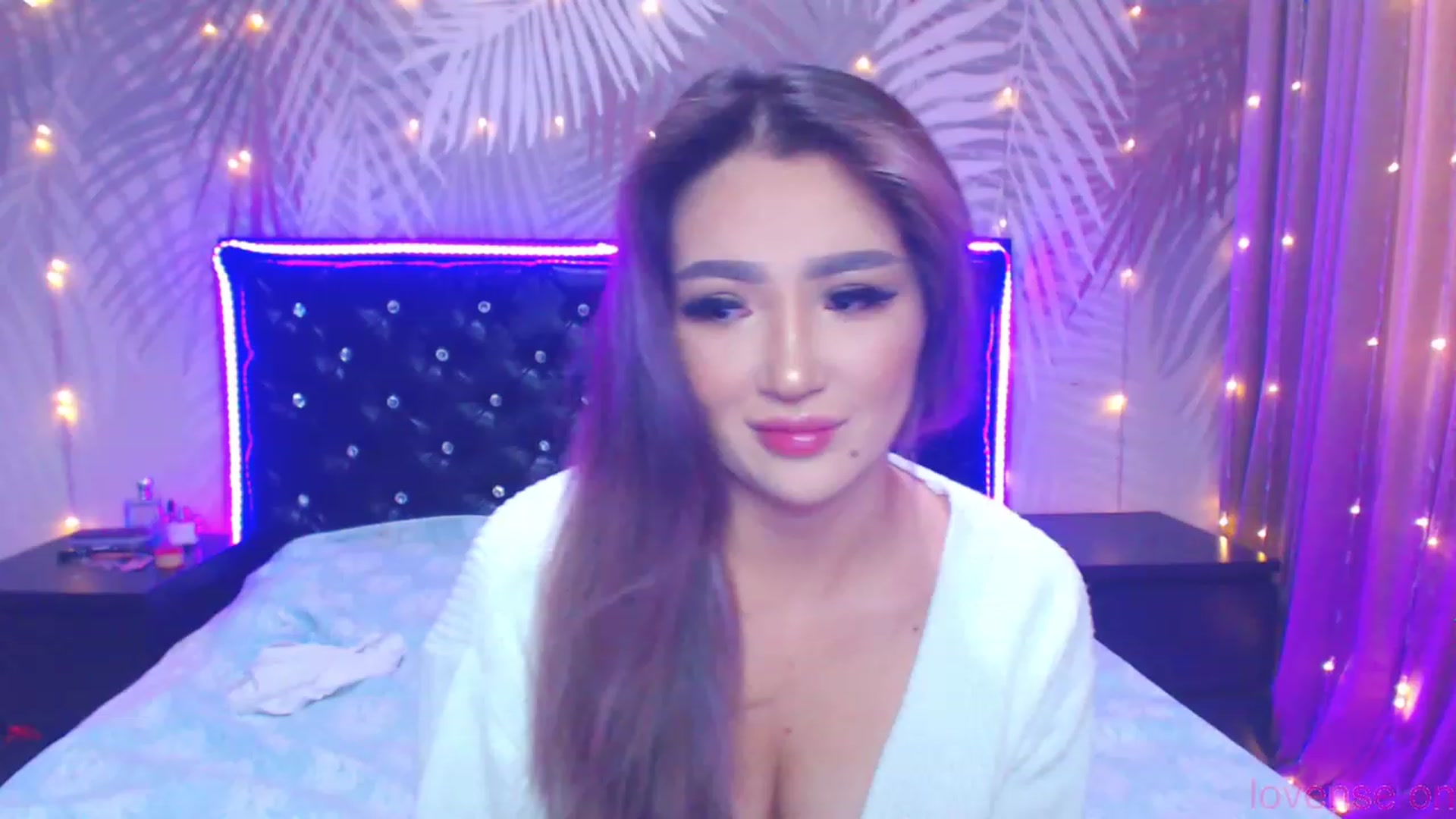 Gallery image thumbnail from MiraKyong's myfreecams stream on, 11/10/2023, 07:09 image 5 of 20