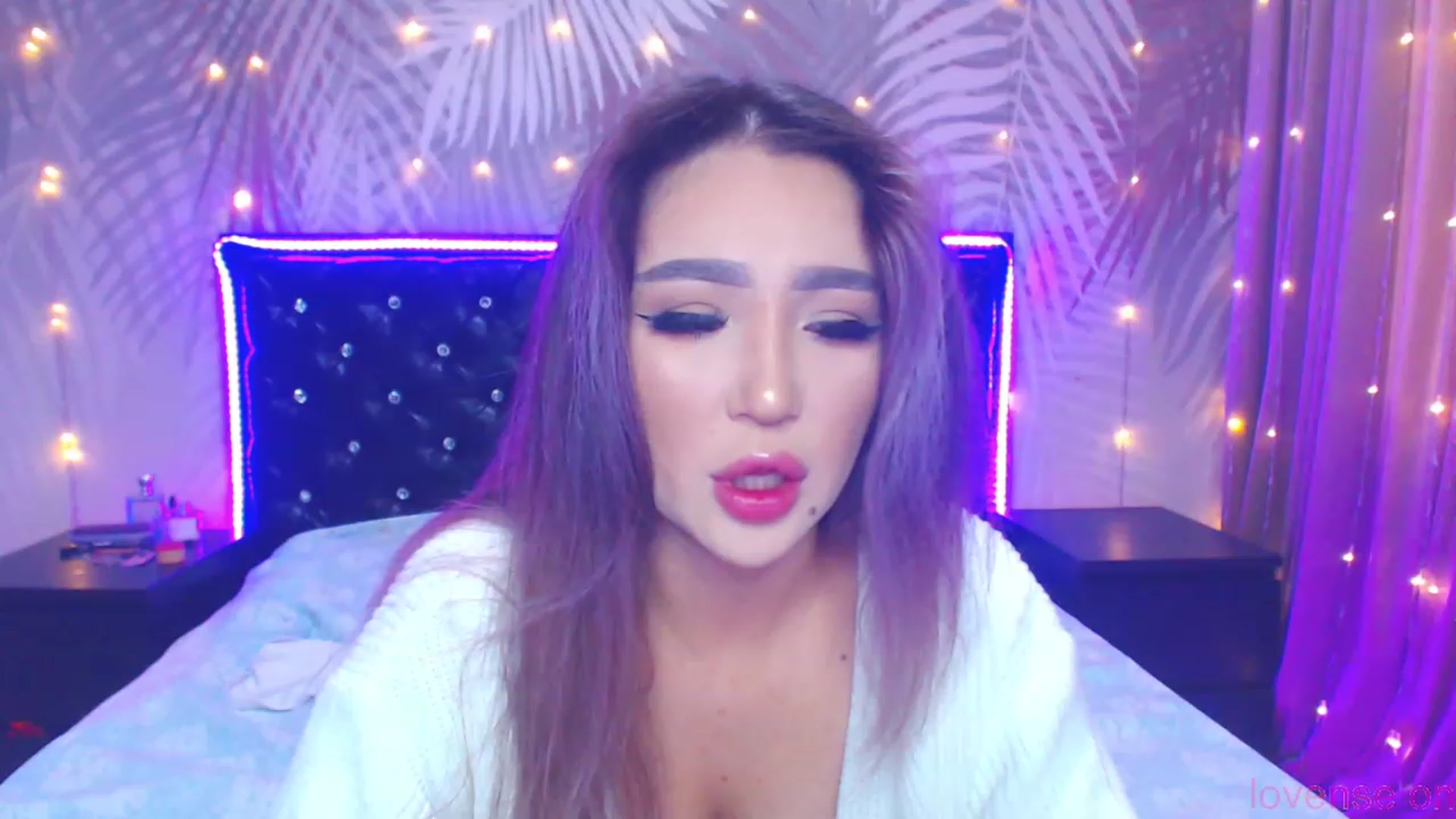 Gallery image thumbnail from MiraKyong's myfreecams stream on, 11/10/2023, 07:09 image 3 of 20