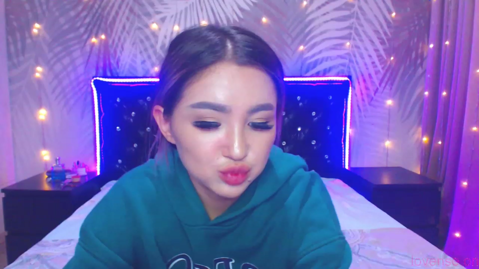 Gallery image thumbnail from MiraKyong's myfreecams stream on, 11/16/2023, 07:25 image 2 of 20