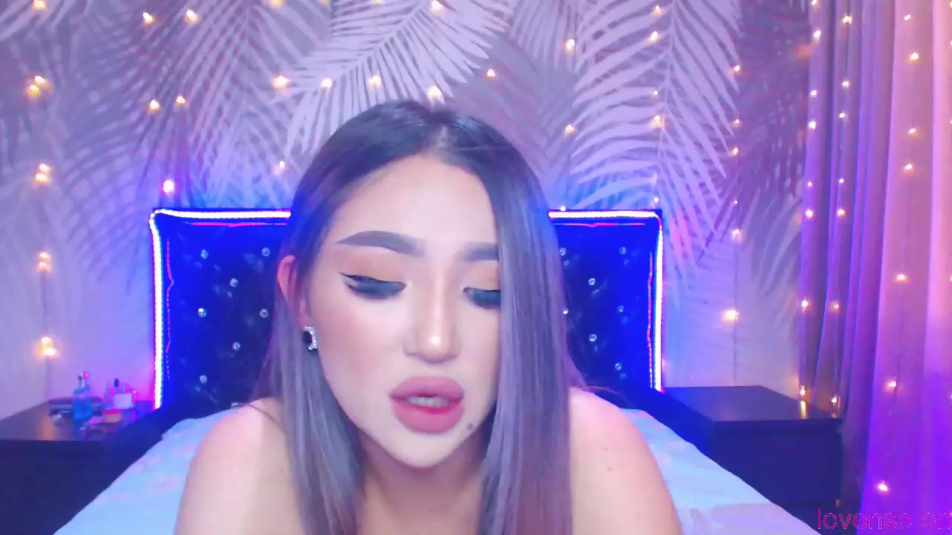 Gallery image thumbnail from MiraKyong's myfreecams stream on, 11/17/2023, 07:22 image 15 of 20