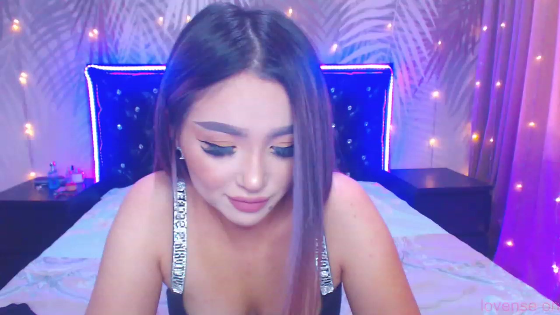 Gallery image thumbnail from MiraKyong's myfreecams stream on, 11/17/2023, 07:22 image 16 of 20