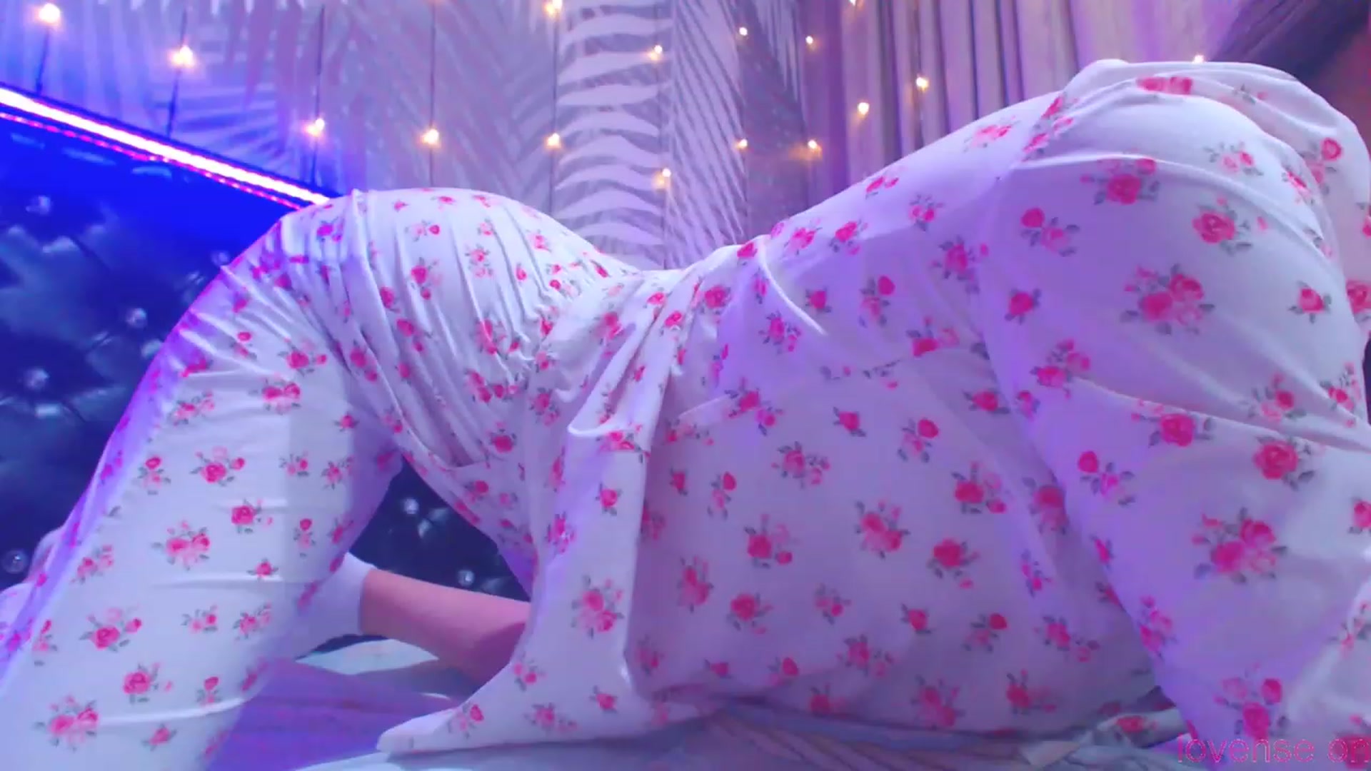 Gallery image thumbnail from MiraKyong's myfreecams stream on, 11/18/2023, 02:30 image 18 of 20