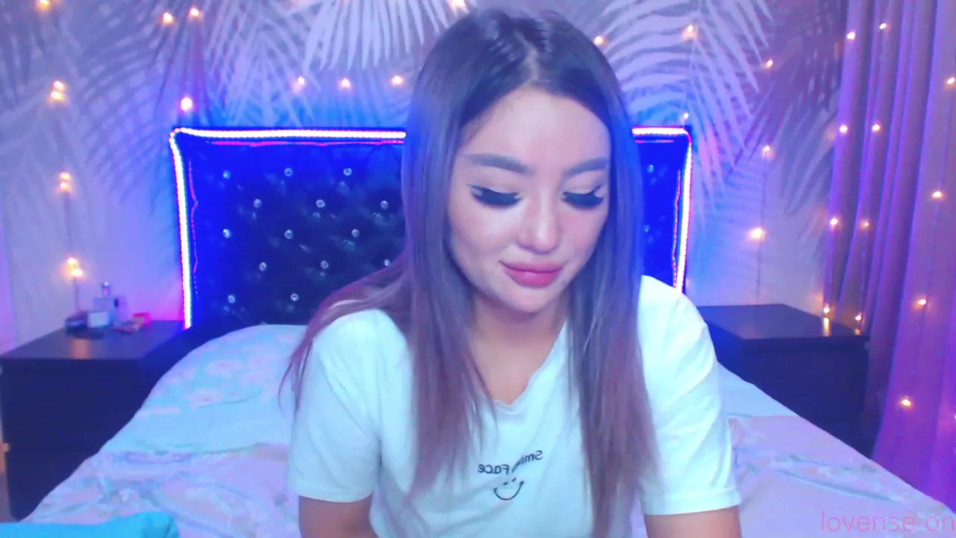 Gallery image thumbnail from MiraKyong's myfreecams stream on, 11/21/2023, 02:32 image 2 of 20