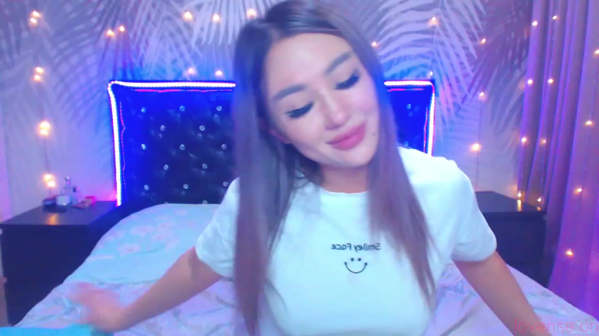 Gallery image thumbnail from MiraKyong's myfreecams stream on, 11/21/2023, 02:32 image 4 of 20