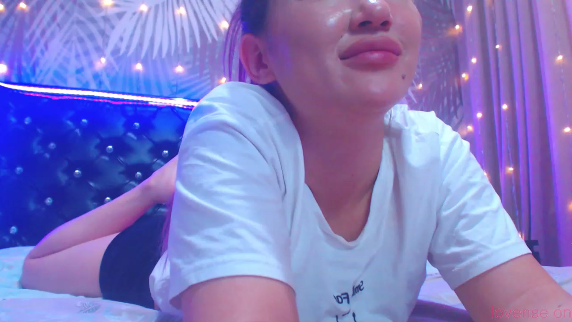 Gallery image thumbnail from MiraKyong's myfreecams stream on, 11/21/2023, 04:58 image 16 of 20