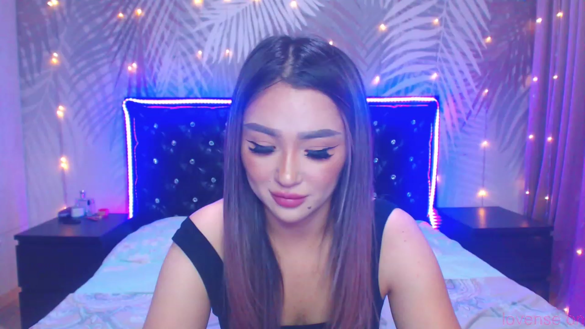 Gallery image thumbnail from MiraKyong's myfreecams stream on, 11/22/2023, 02:01 image 2 of 20
