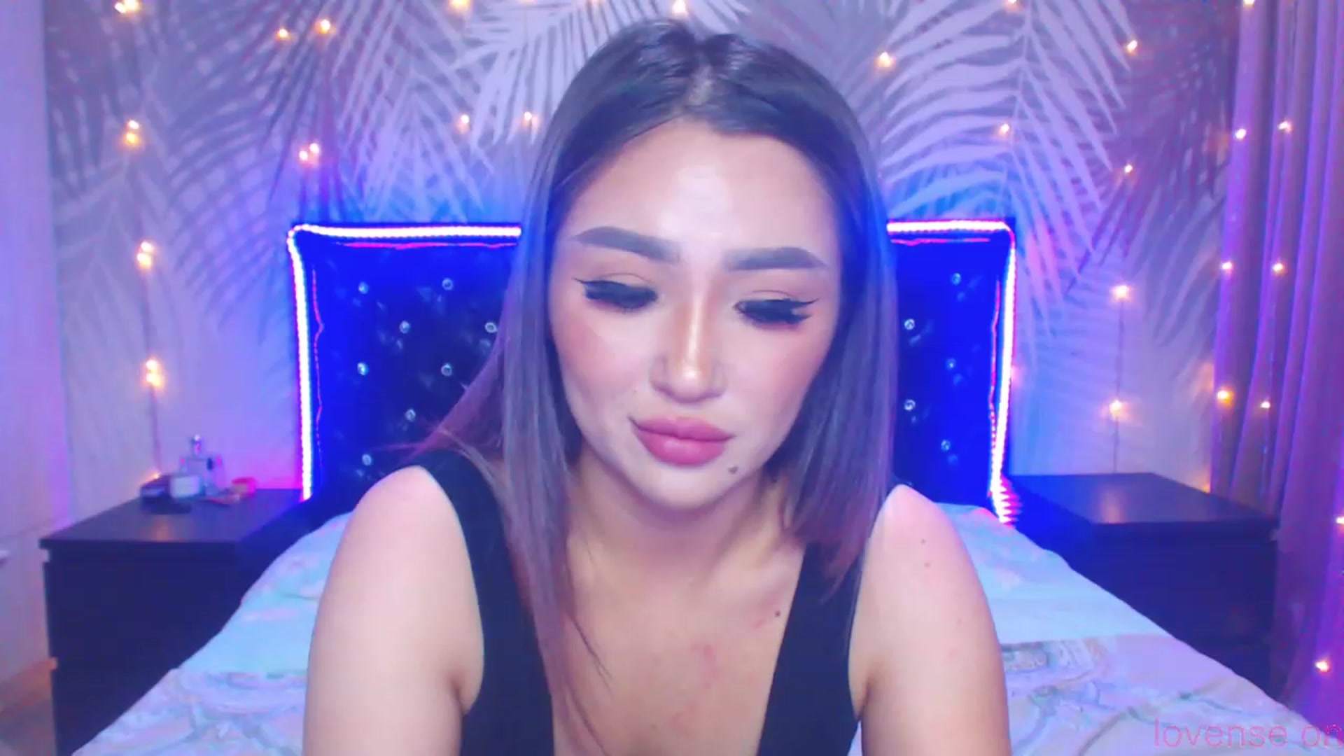 Gallery image thumbnail from MiraKyong's myfreecams stream on, 11/22/2023, 02:01 image 10 of 20