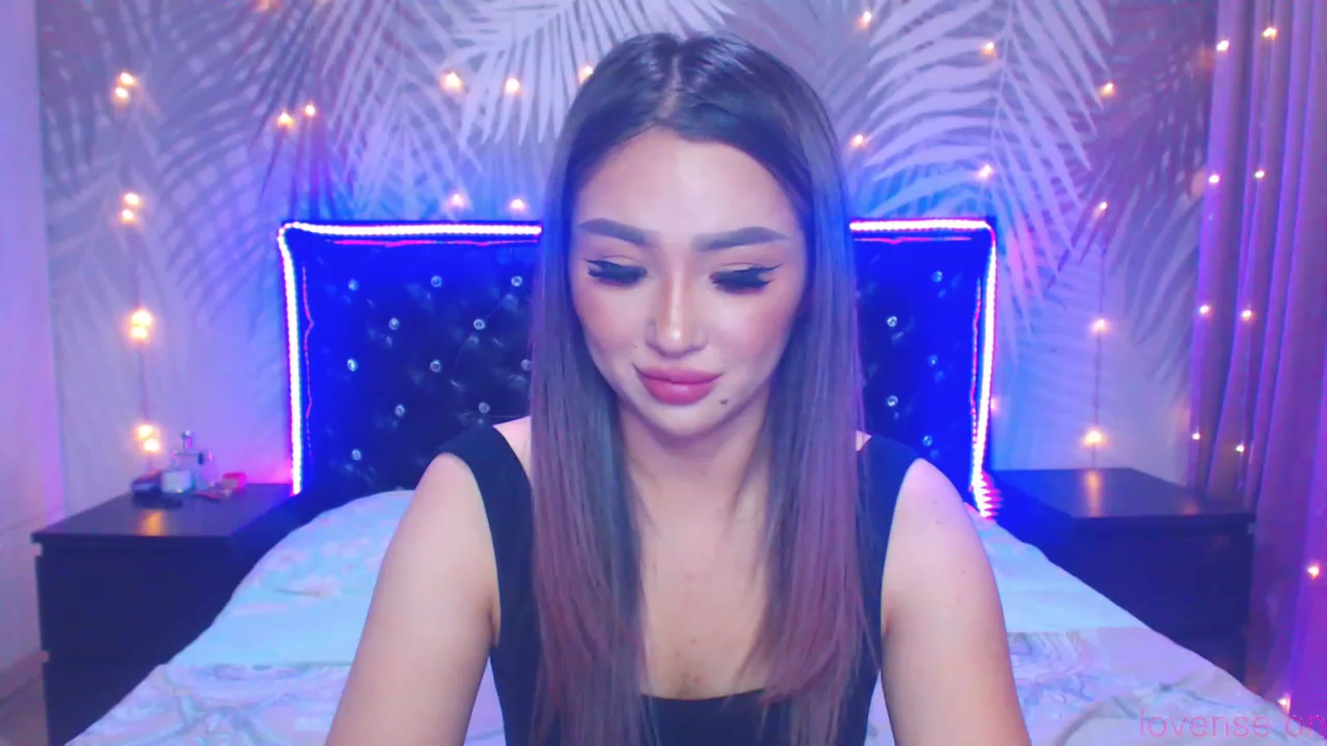 Gallery image thumbnail from MiraKyong's myfreecams stream on, 11/22/2023, 02:01 image 4 of 20