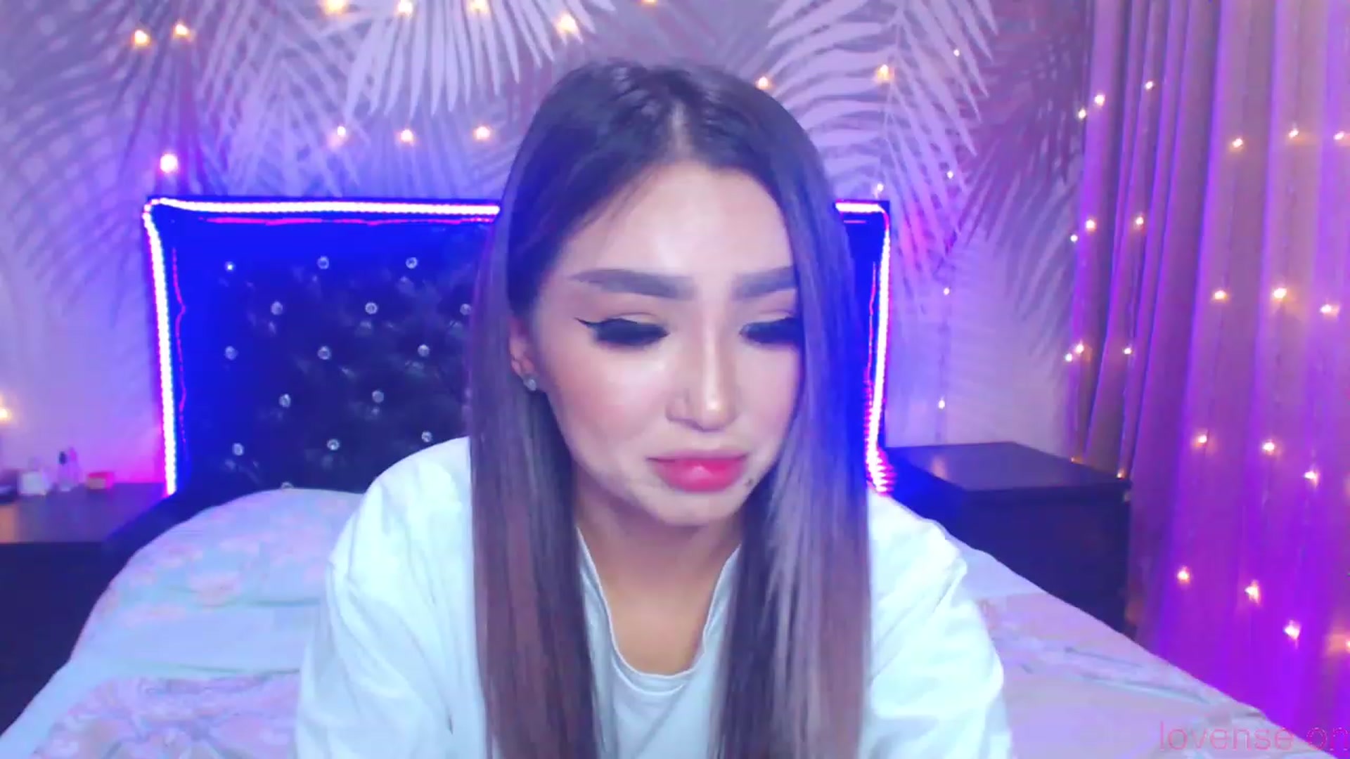 Gallery image thumbnail from MiraKyong's myfreecams stream on, 11/24/2023, 04:11 image 1 of 20