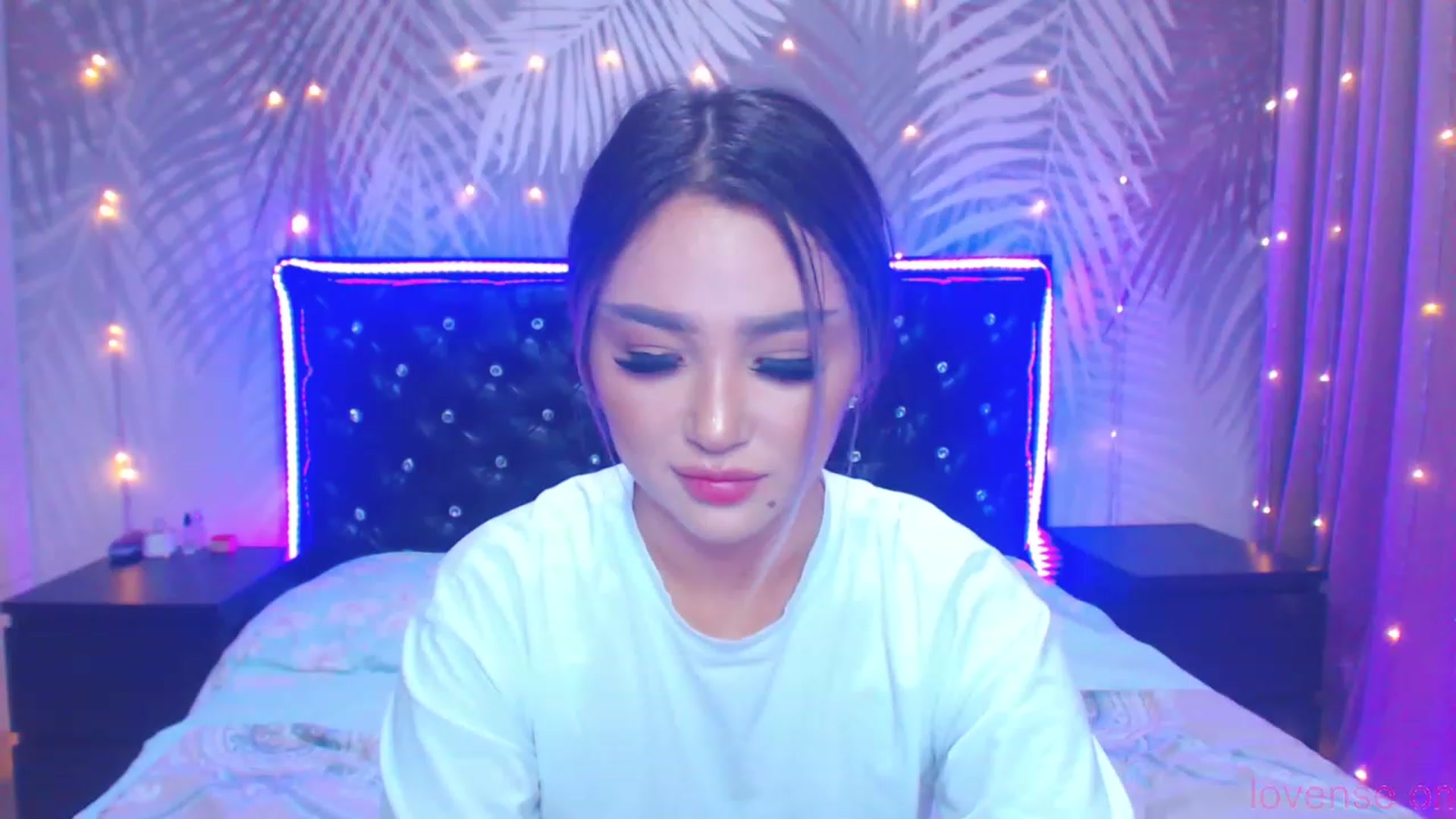 Gallery image thumbnail from MiraKyong's myfreecams stream on, 11/25/2023, 01:37 image 10 of 20