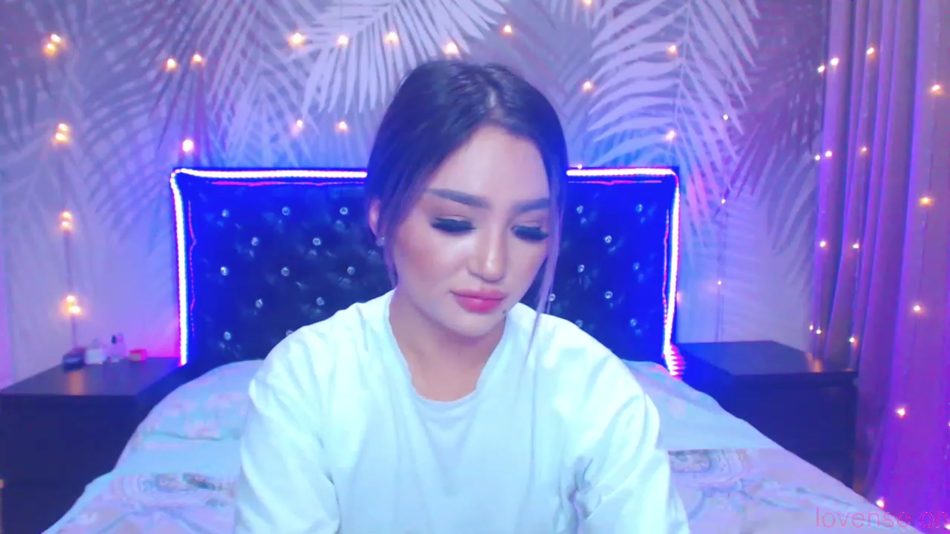 Gallery image thumbnail from MiraKyong's myfreecams stream on, 11/25/2023, 01:37 image 18 of 20