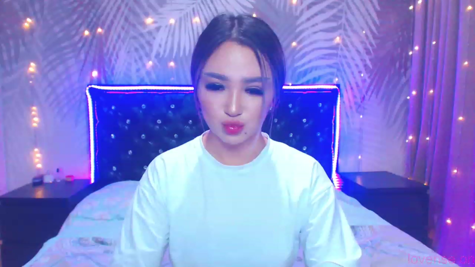 Gallery image thumbnail from MiraKyong's myfreecams stream on, 11/25/2023, 01:37 image 14 of 20