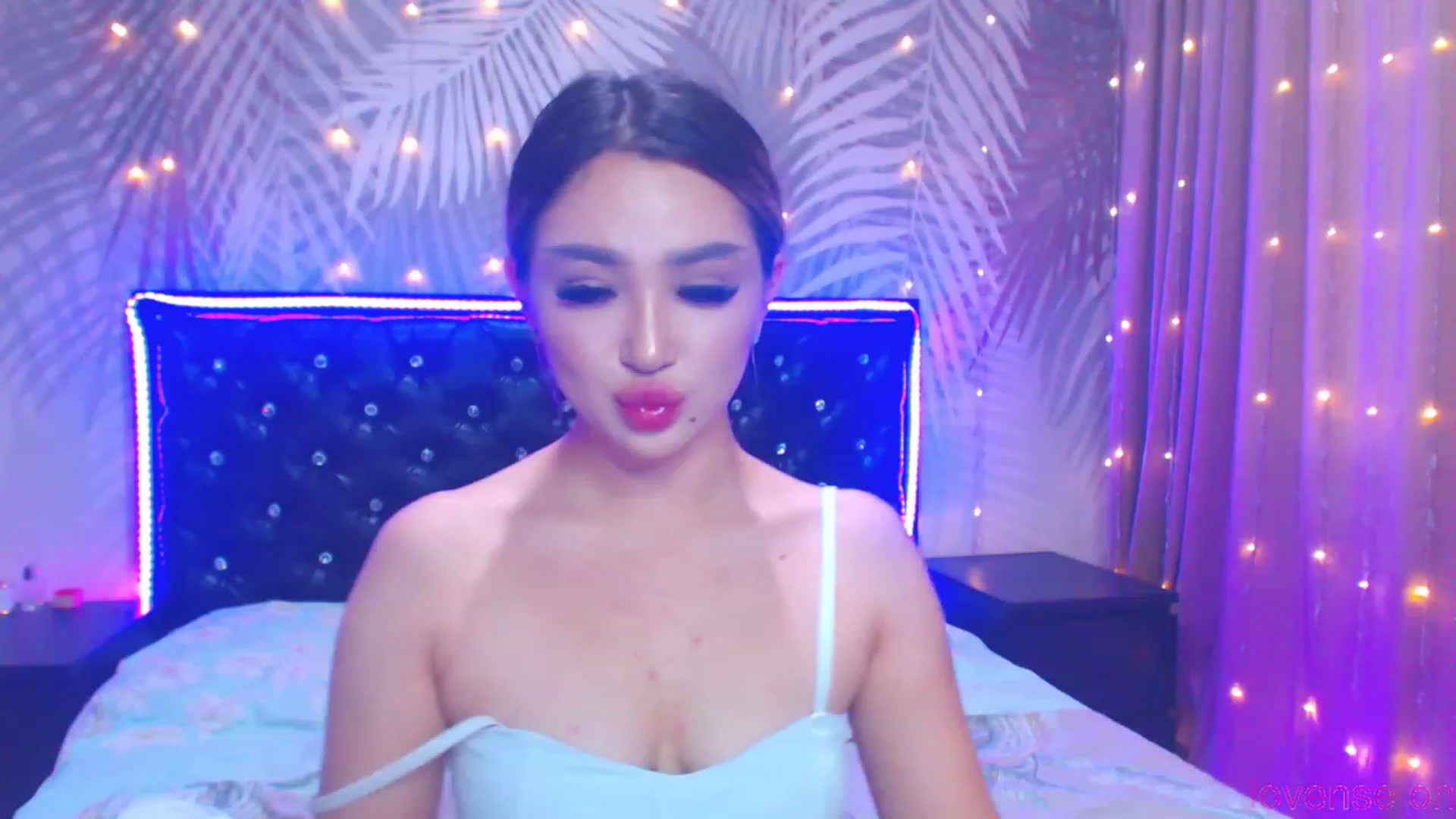 Gallery image thumbnail from MiraKyong's myfreecams stream on, 11/25/2023, 04:00 image 8 of 20