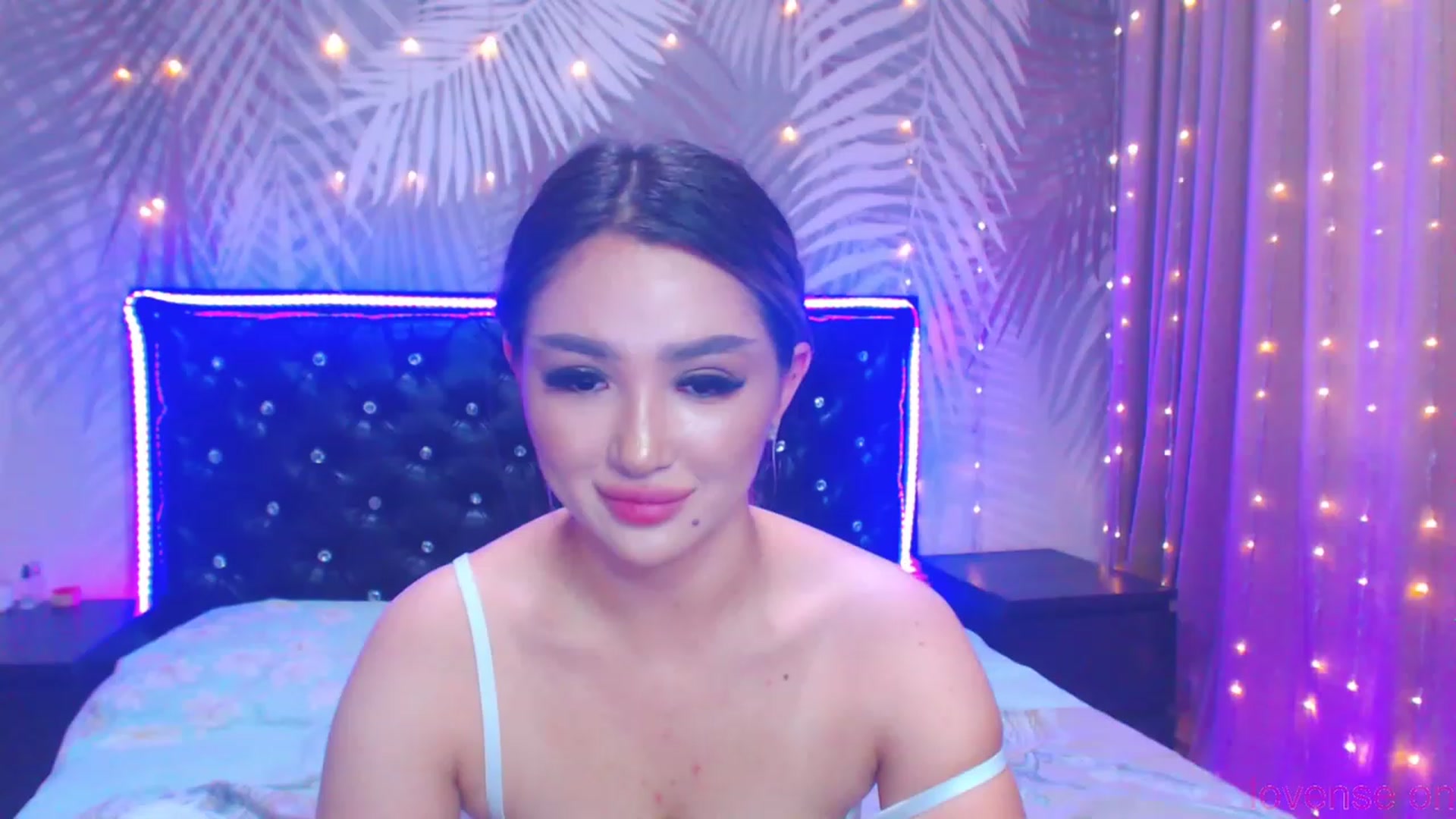 Gallery image thumbnail from MiraKyong's myfreecams stream on, 11/25/2023, 04:00 image 19 of 20