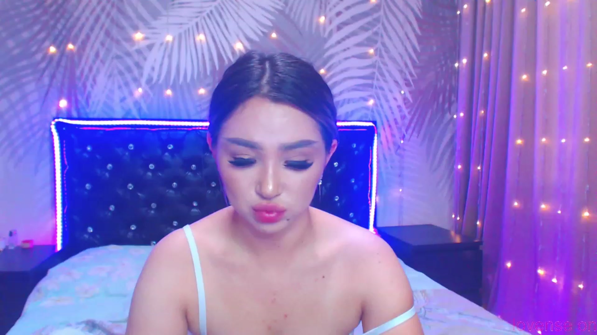 Gallery image thumbnail from MiraKyong's myfreecams stream on, 11/25/2023, 04:00 image 15 of 20